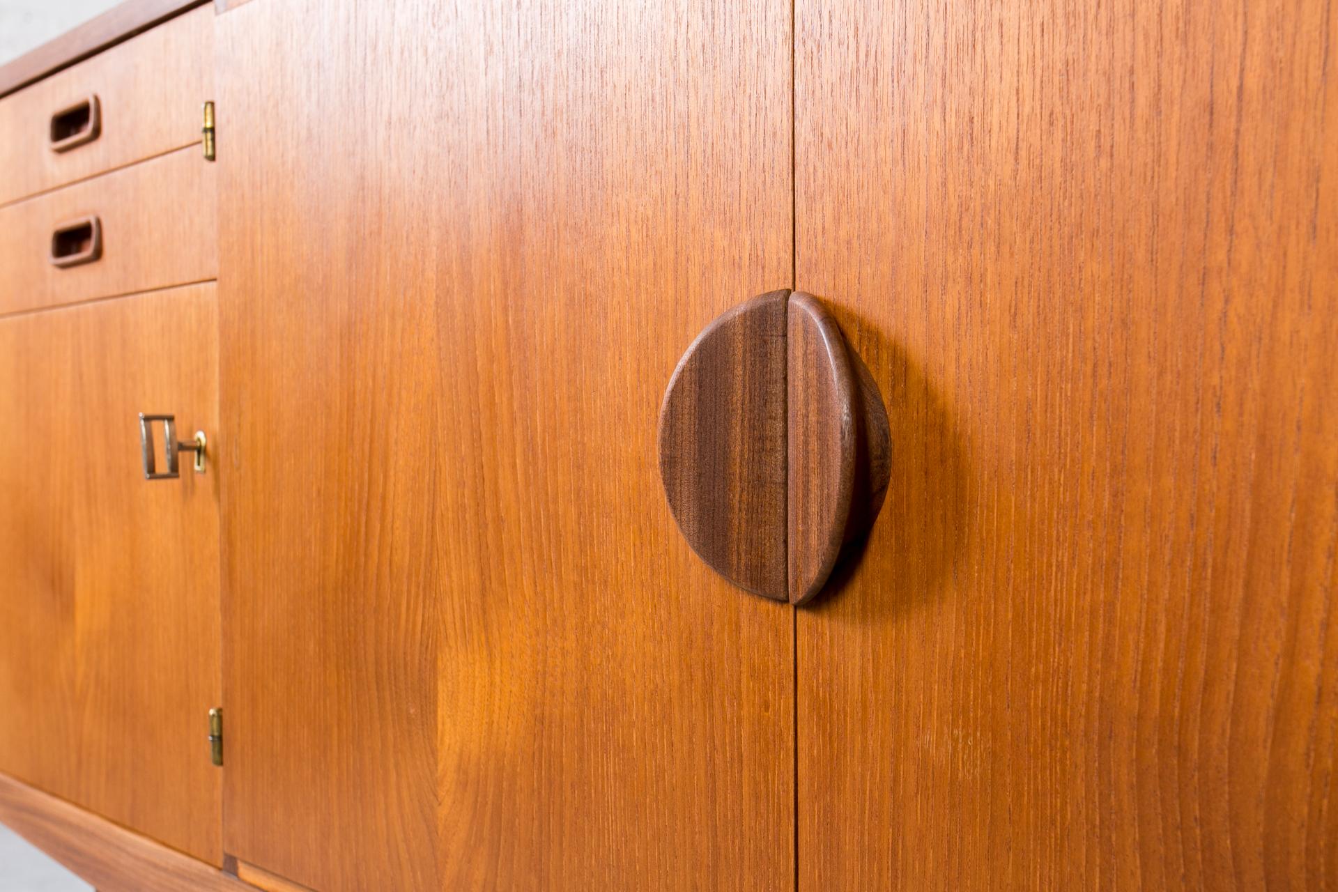 Teak Sideboard, Timeless Scandinavian & Mid Century Modern Design, Restored For Sale 4