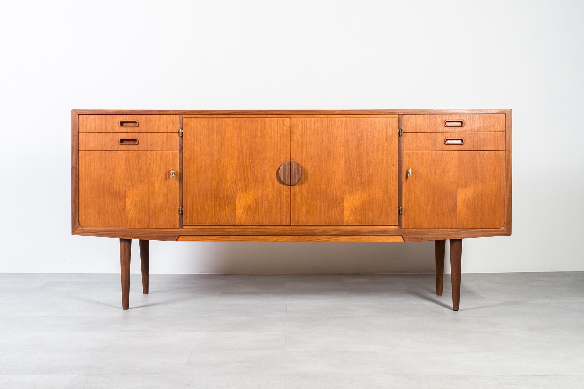 Mid-Century Modern Teak Sideboard, Timeless Scandinavian & Mid Century Modern Design, Restored For Sale