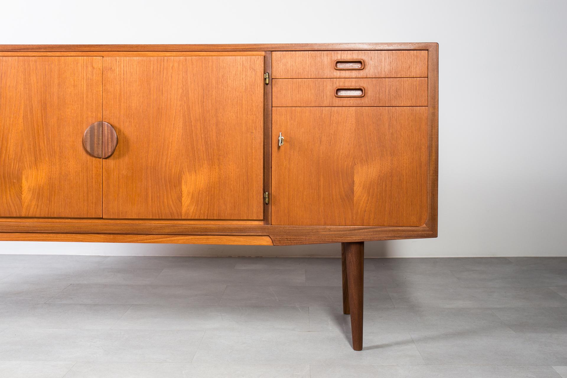 Teak Sideboard, Timeless Scandinavian & Mid Century Modern Design, Restored For Sale 1