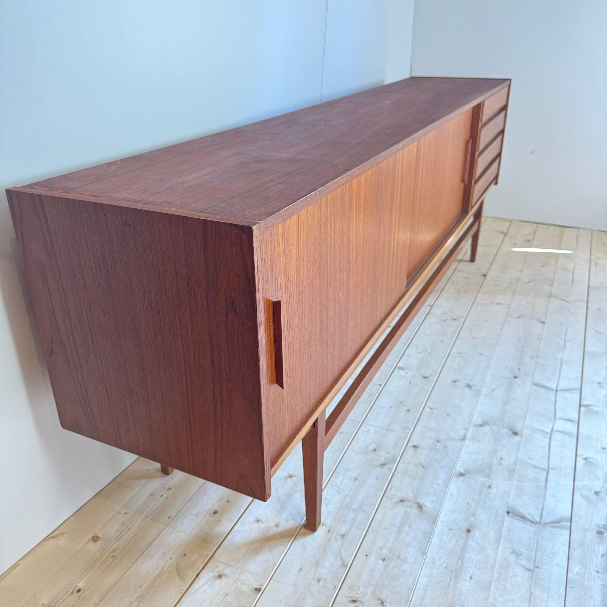 Teak sideboard with drawers, Denmark 1960 (Moderne der Mitte des Jahrhunderts) im Angebot