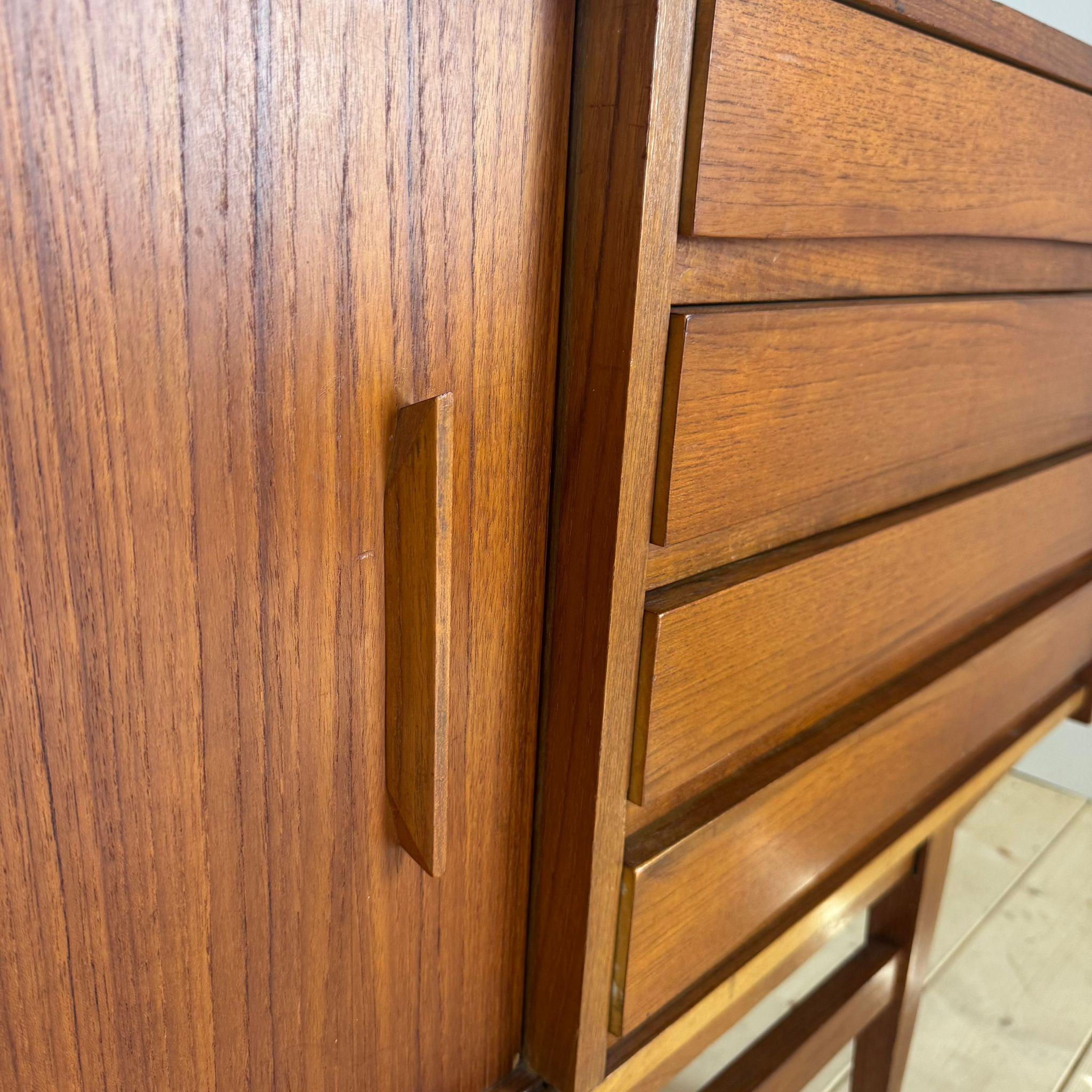 Teak sideboard with drawers, Denmark 1960 im Zustand „Gut“ im Angebot in Torino, IT