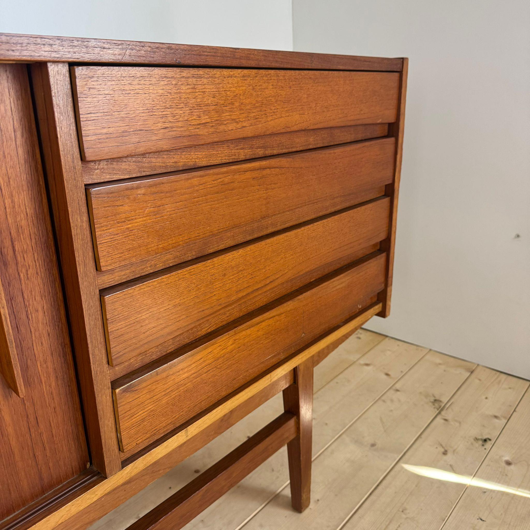 Teak sideboard with drawers, Denmark 1960 (Mid-20th Century) im Angebot