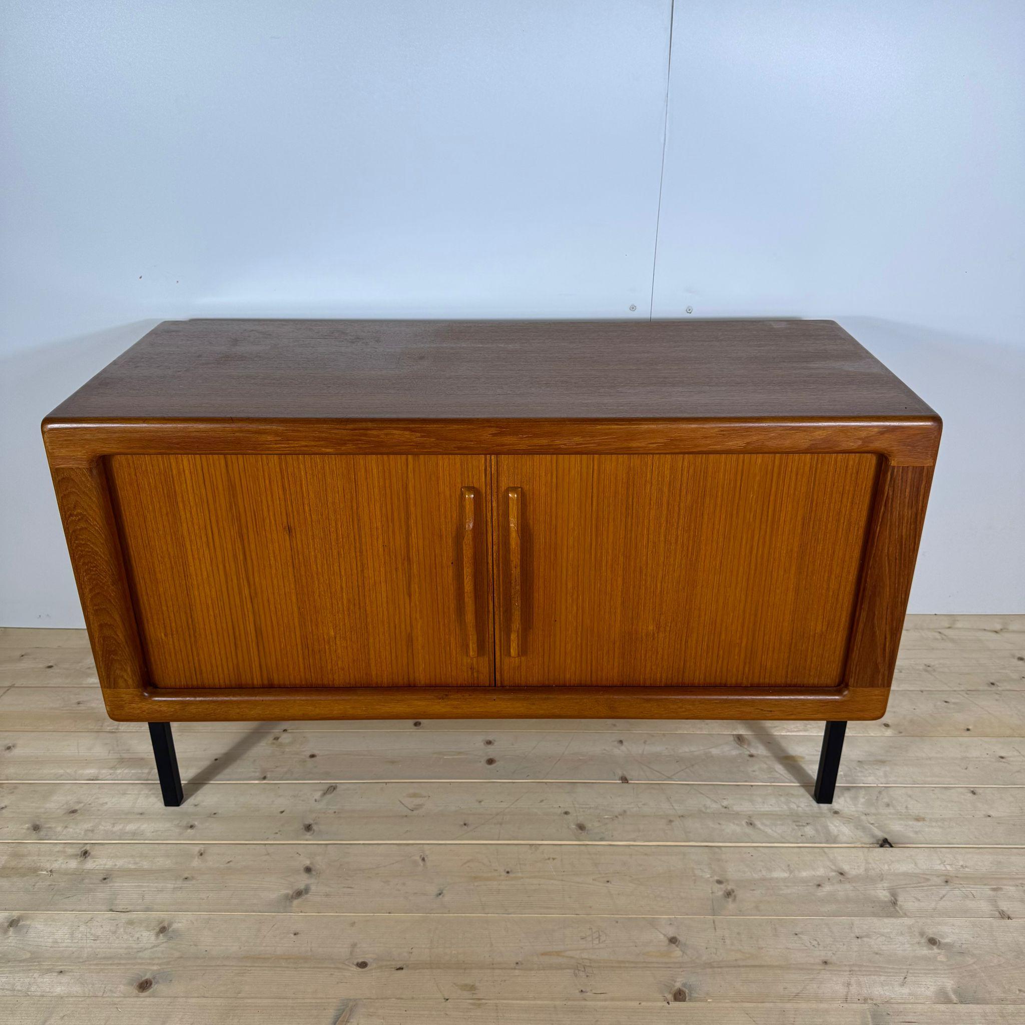 Veneer Teak sideboard with iron legs, Denmark 1960s For Sale
