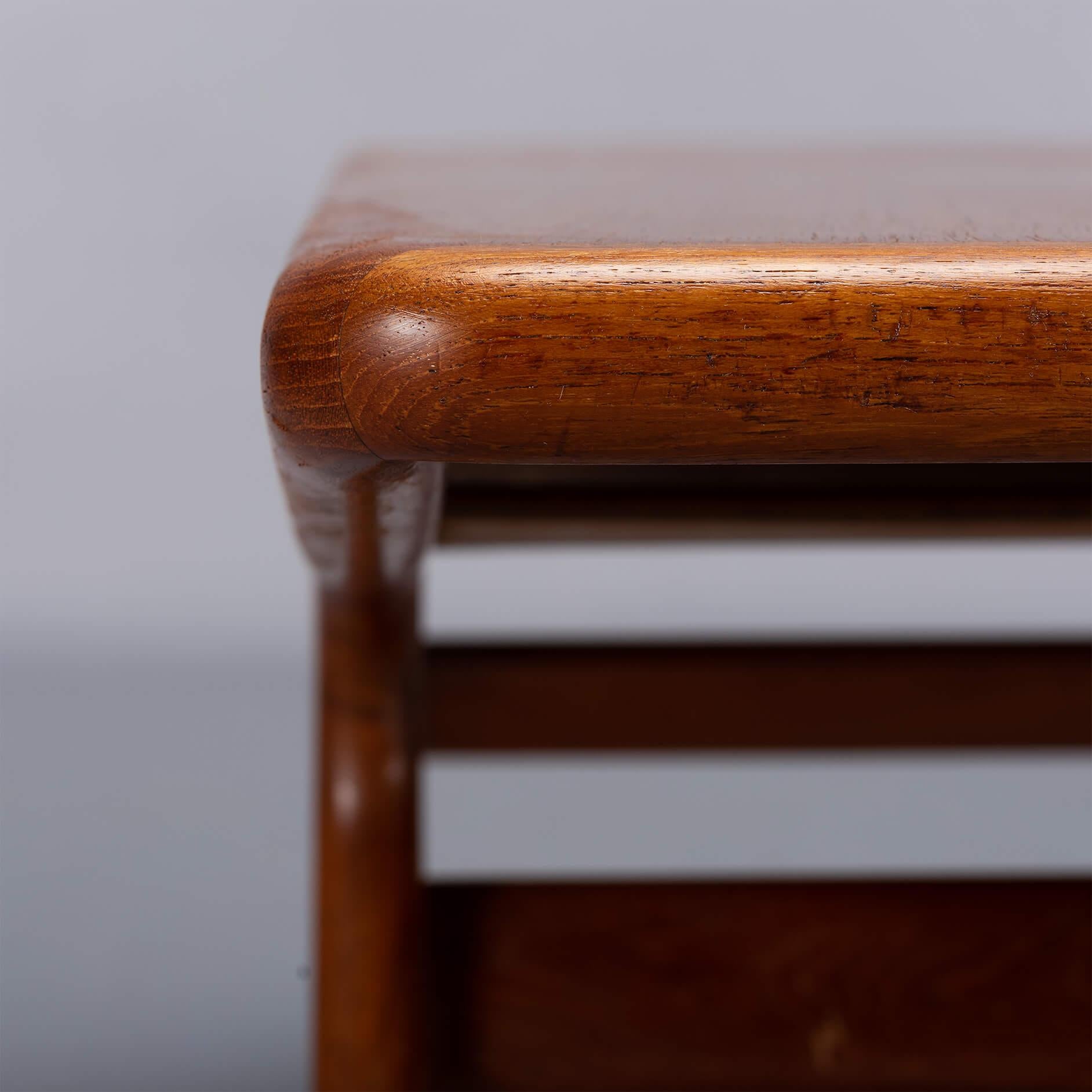 Teak 'Smile' Table by Johannes Andersen for CFC Silkeborg, 1950s For Sale 3