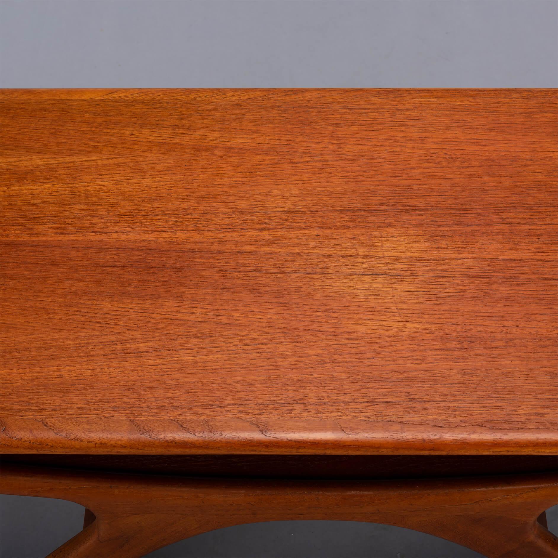 Teak 'Smile' Table by Johannes Andersen for CFC Silkeborg, 1950s For Sale 9