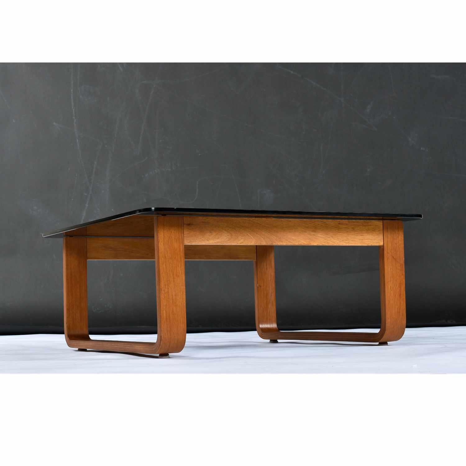 Beistelltisch aus Teakholz und Rauchglas, Fred Lowen für Tessa, 1970er Jahre (Australisch) im Angebot