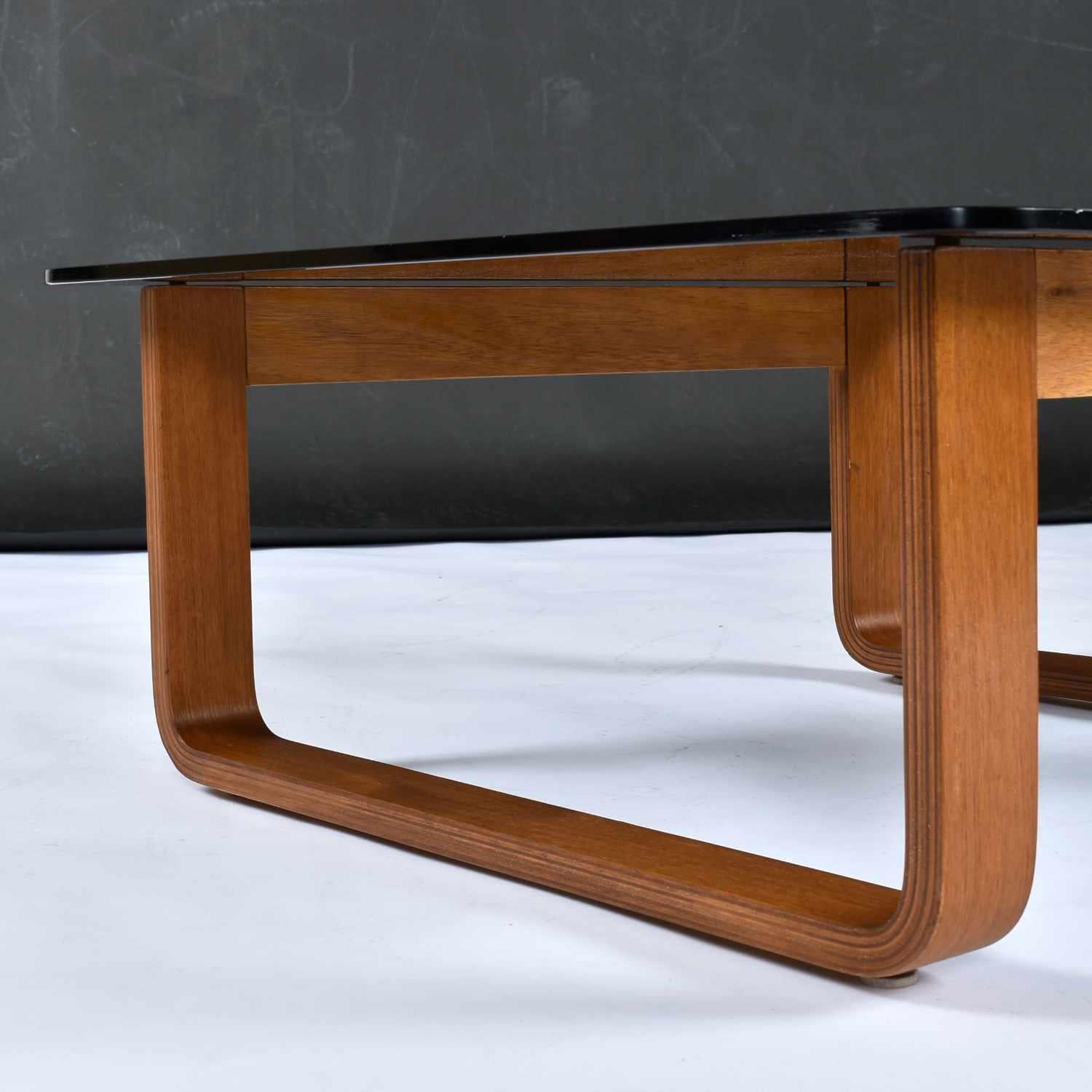 Beistelltisch aus Teakholz und Rauchglas, Fred Lowen für Tessa, 1970er Jahre im Angebot 3