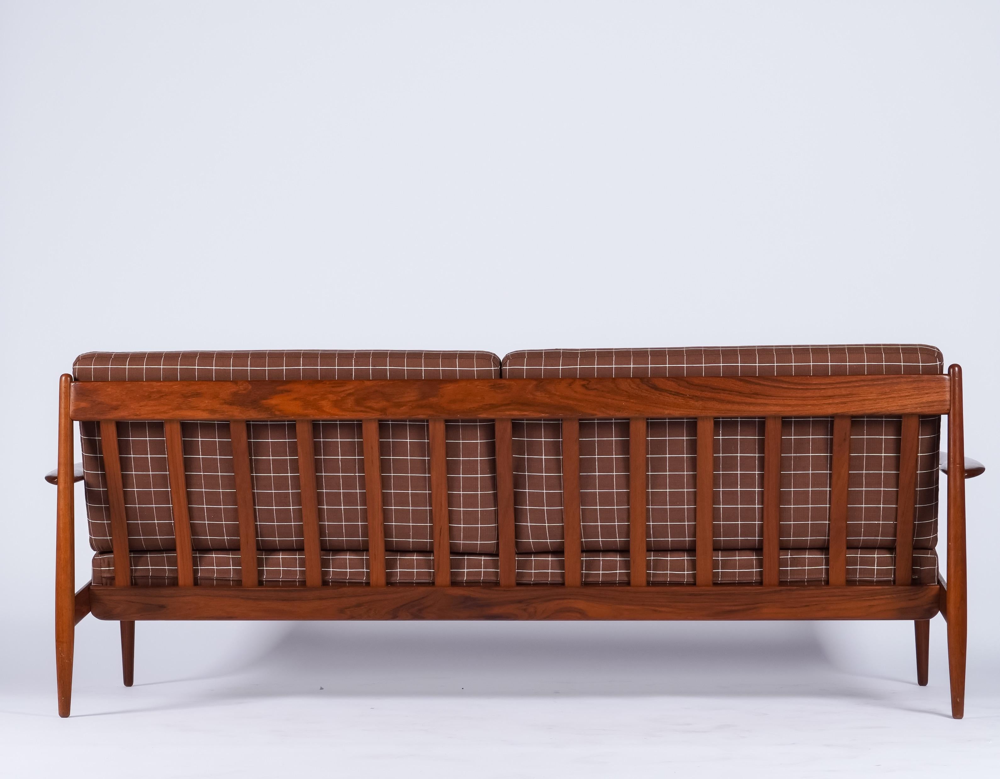 Sofá de teca de Grete Jalk para France & Daverkosen en venta 3