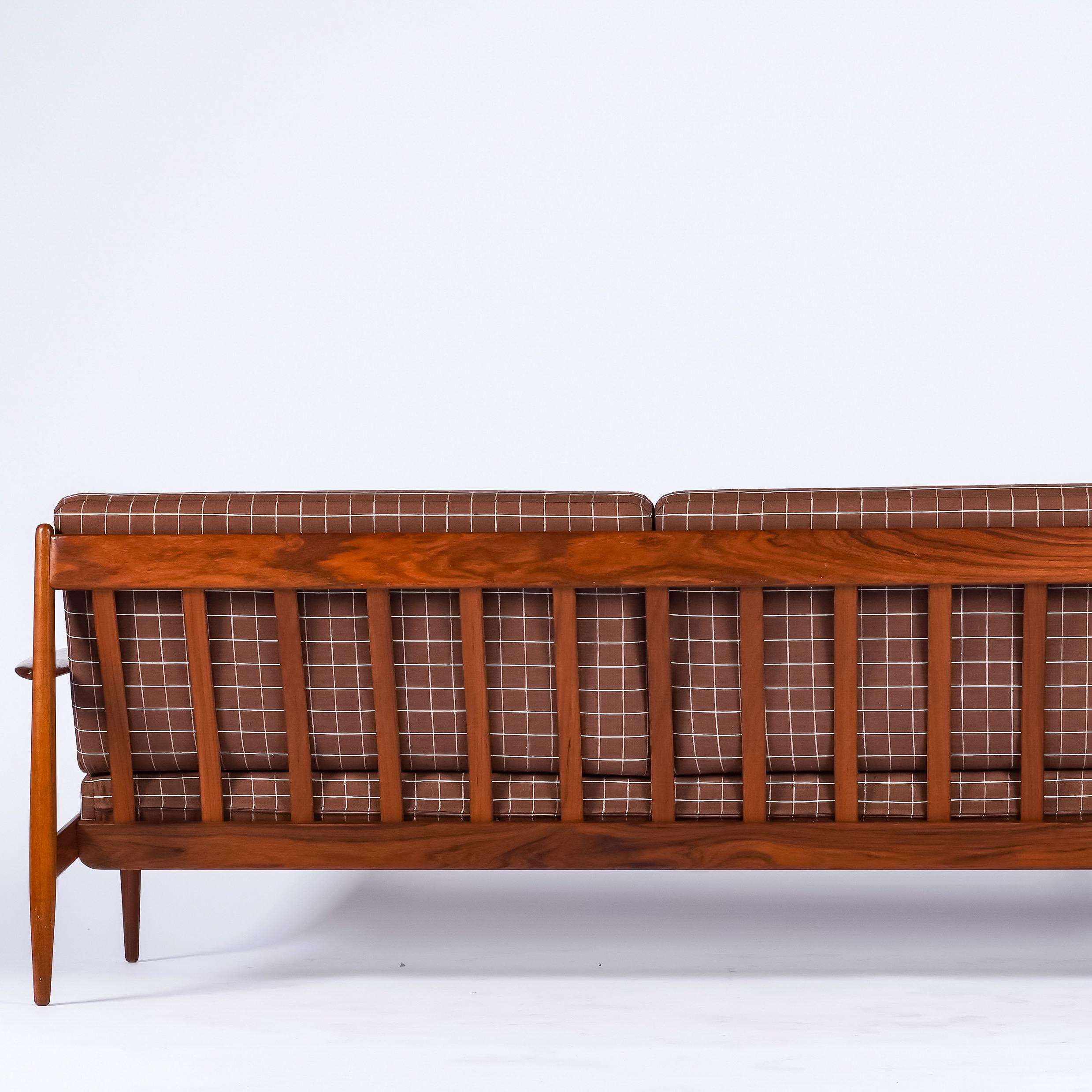 Sofá de teca de Grete Jalk para France & Daverkosen en venta 2