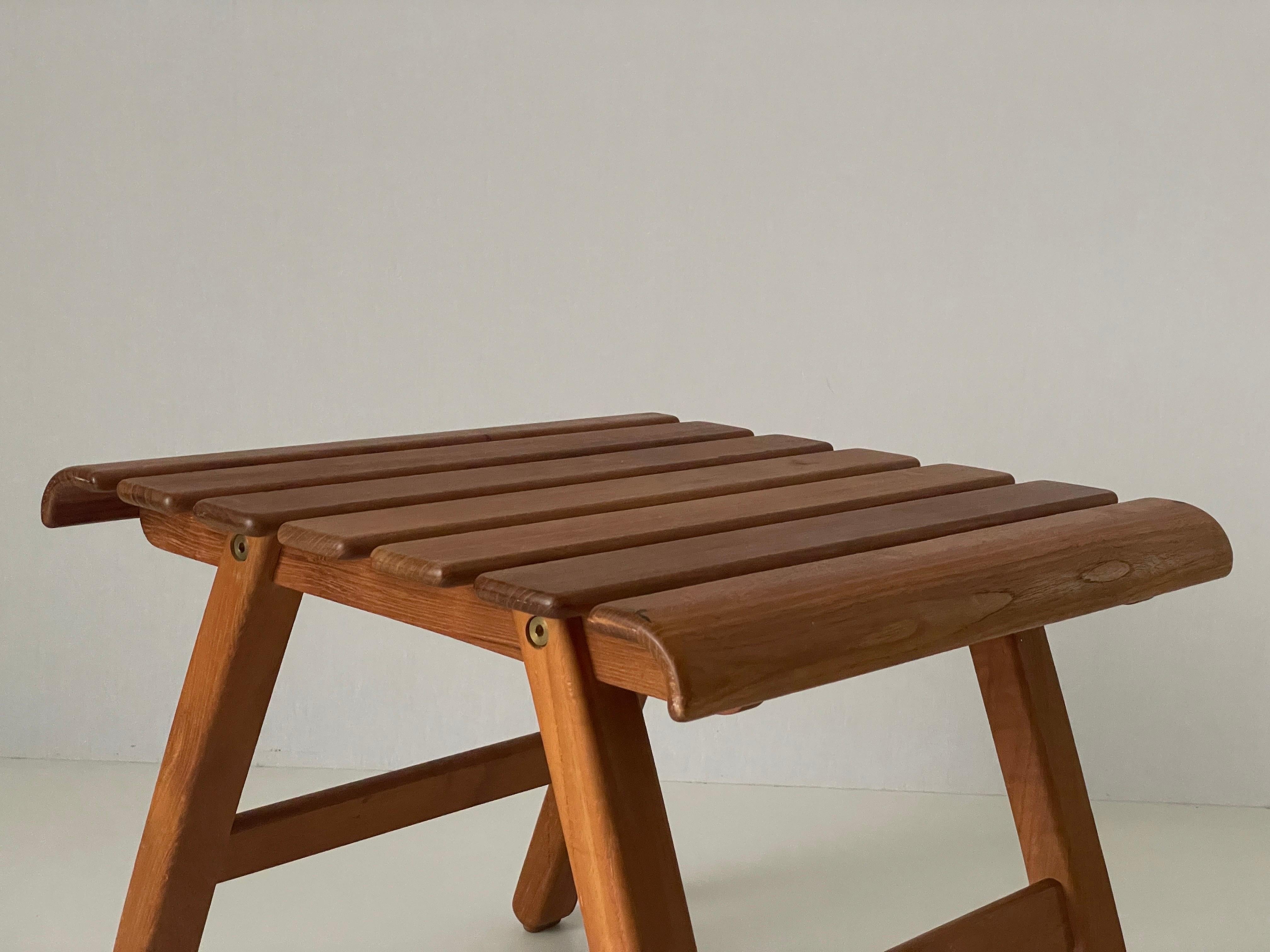 Table basse ou table d'appoint carrée en teck, Allemagne, années 1970 en vente 7