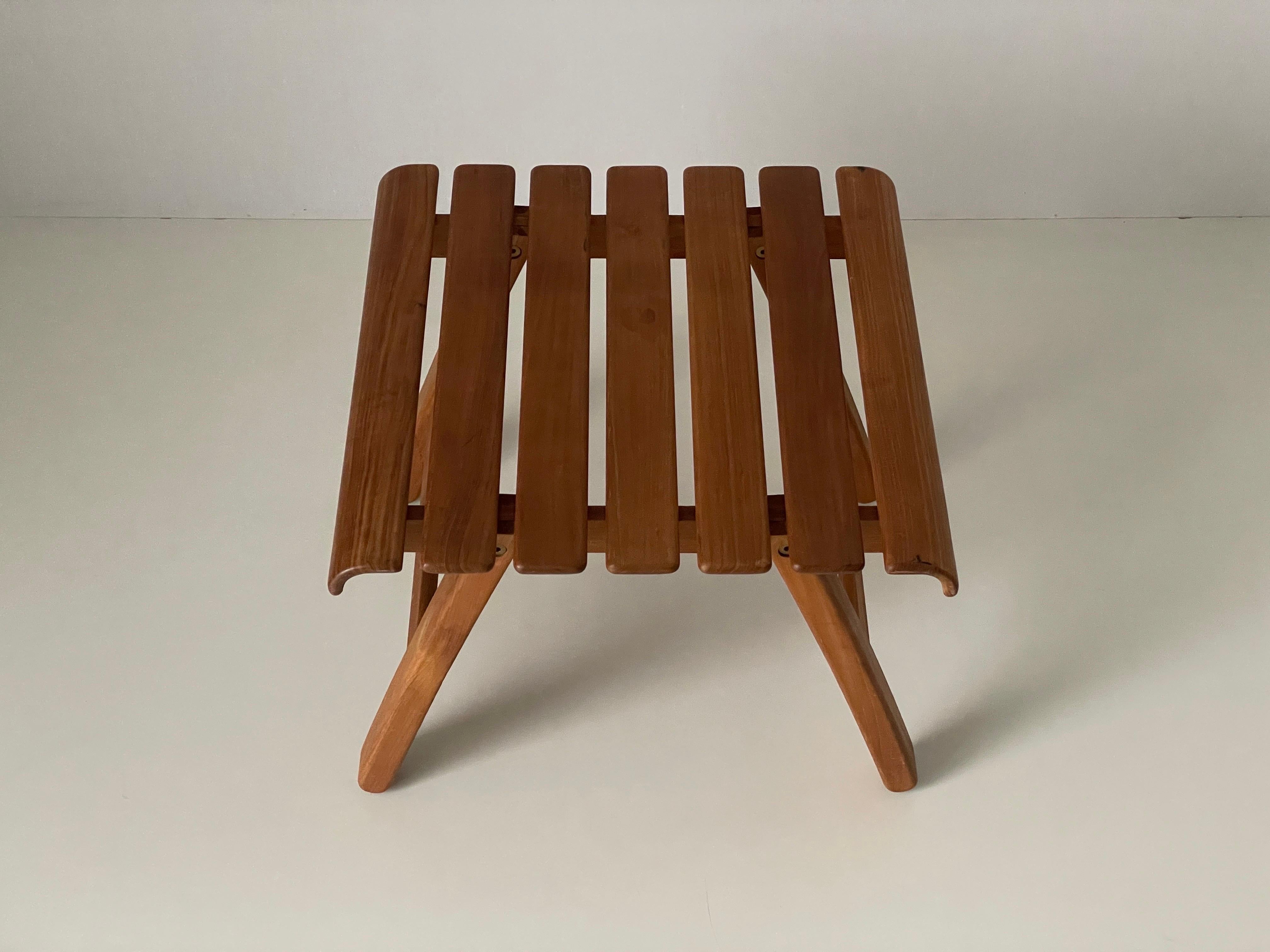 Table basse ou table d'appoint carrée en teck, Allemagne, années 1970 en vente 2