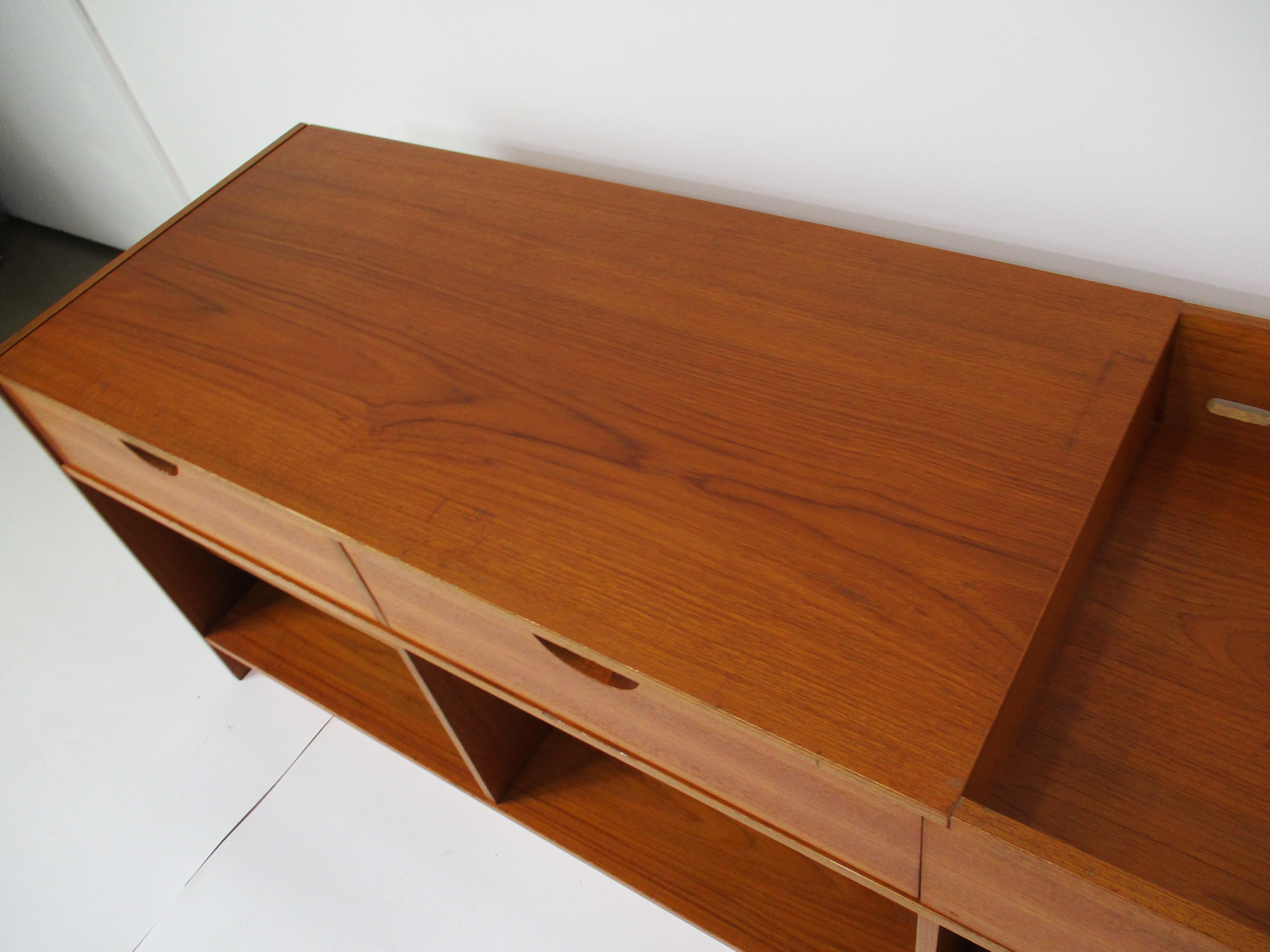 Teak Stereo Record Espandibile 2 pezzi. Mobile da intrattenimento Svezia in vendita 4