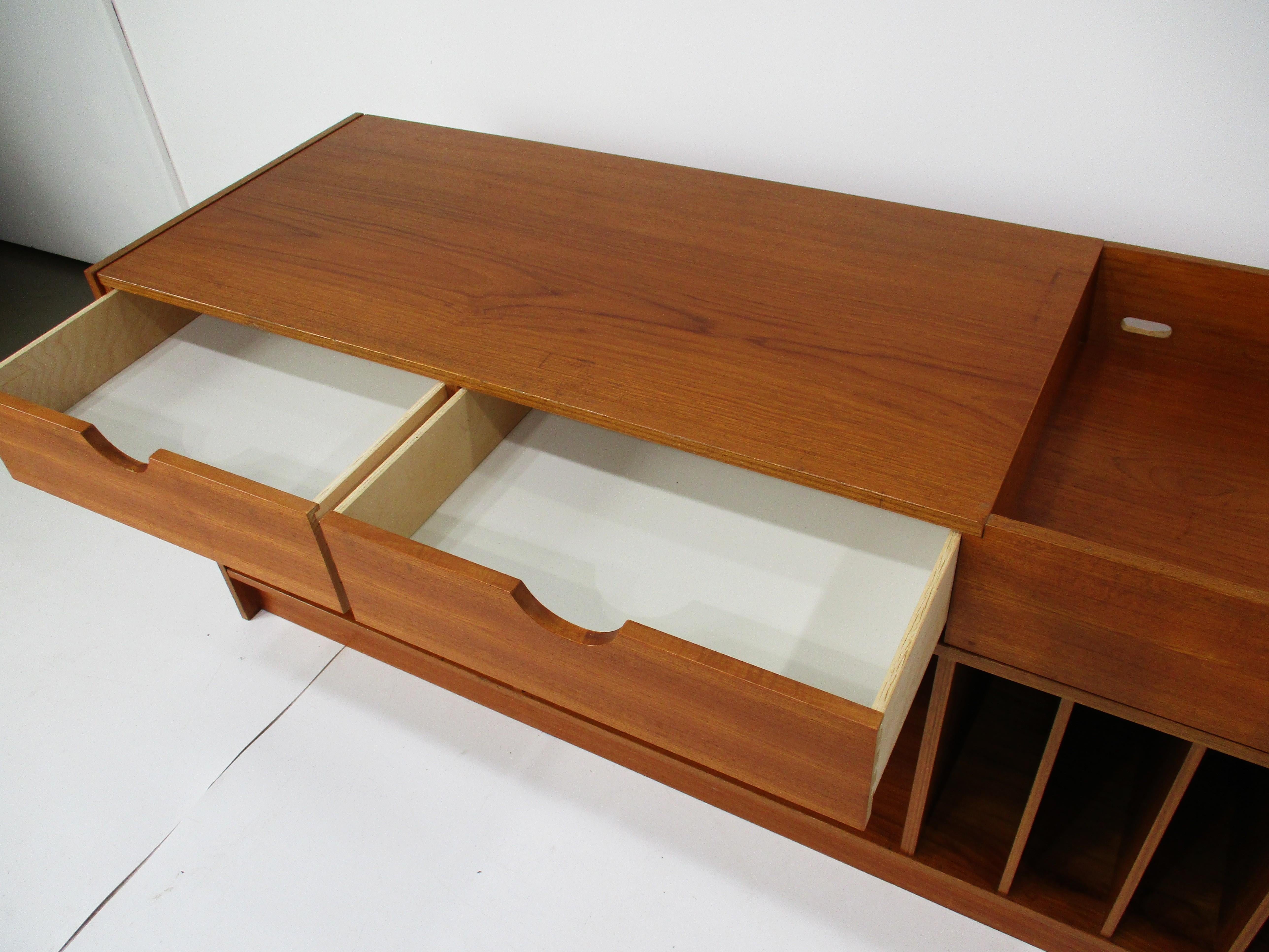 Teak Stereo Record Espandibile 2 pezzi. Mobile da intrattenimento Svezia in vendita 5