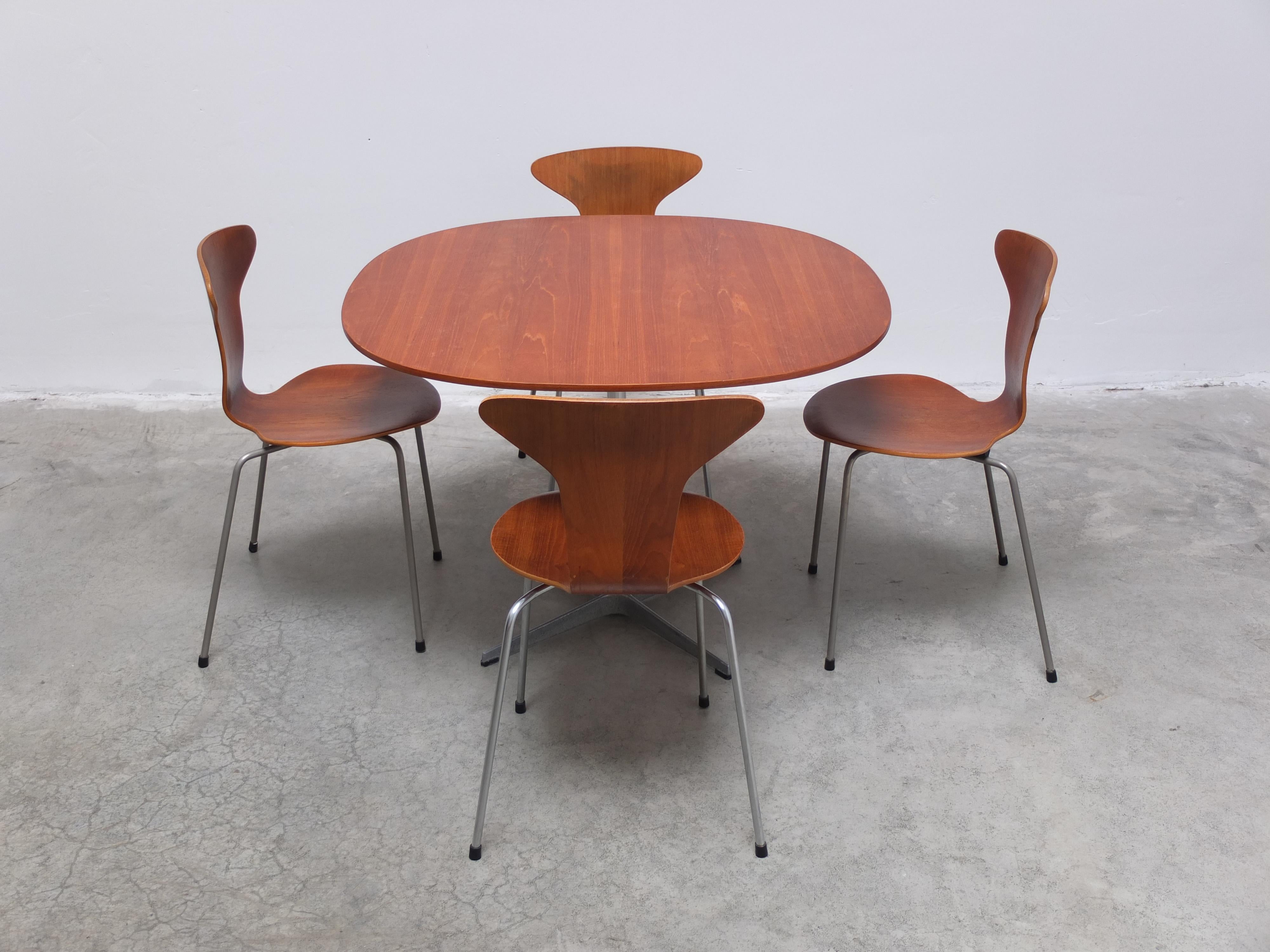 Teak 'Super-Circular' Table by Piet Hein & Bruno Mathsson for Fritz Hansen, 1968 For Sale 9
