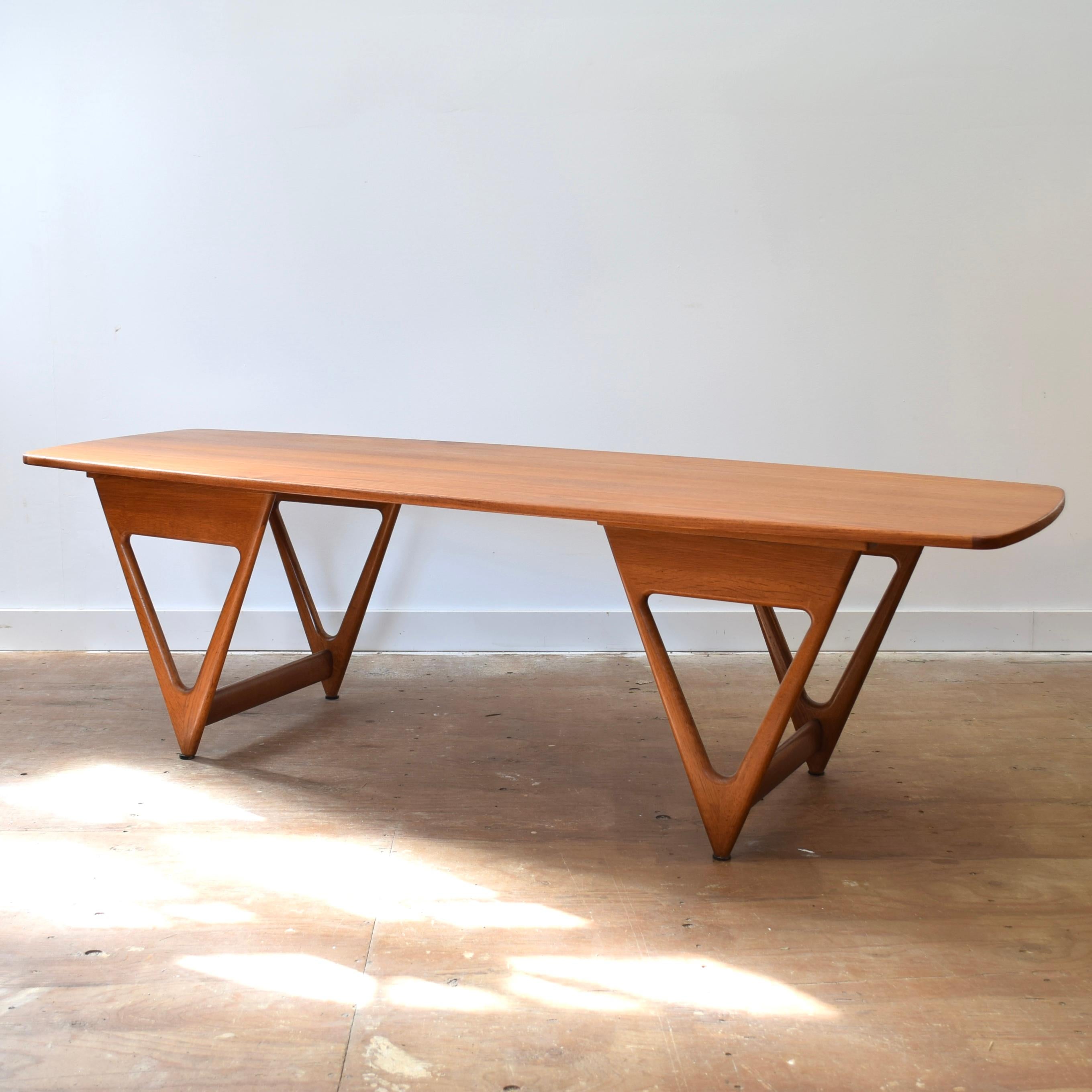 Condit : Excellent état Vintage - Surface finie

Dimensions : 68.75