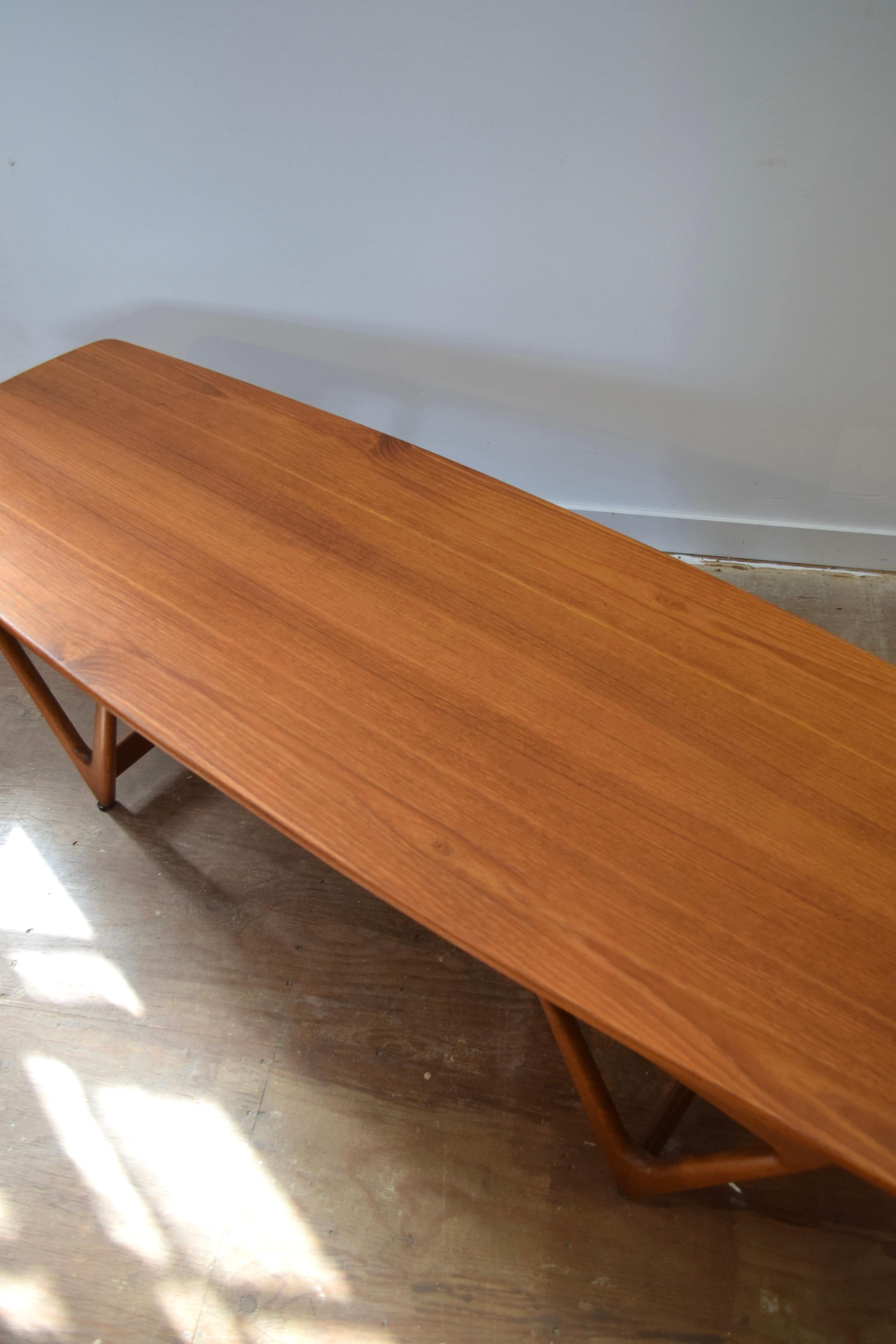 Teck Table basse Surfboard de Kurt Ostervig en vente