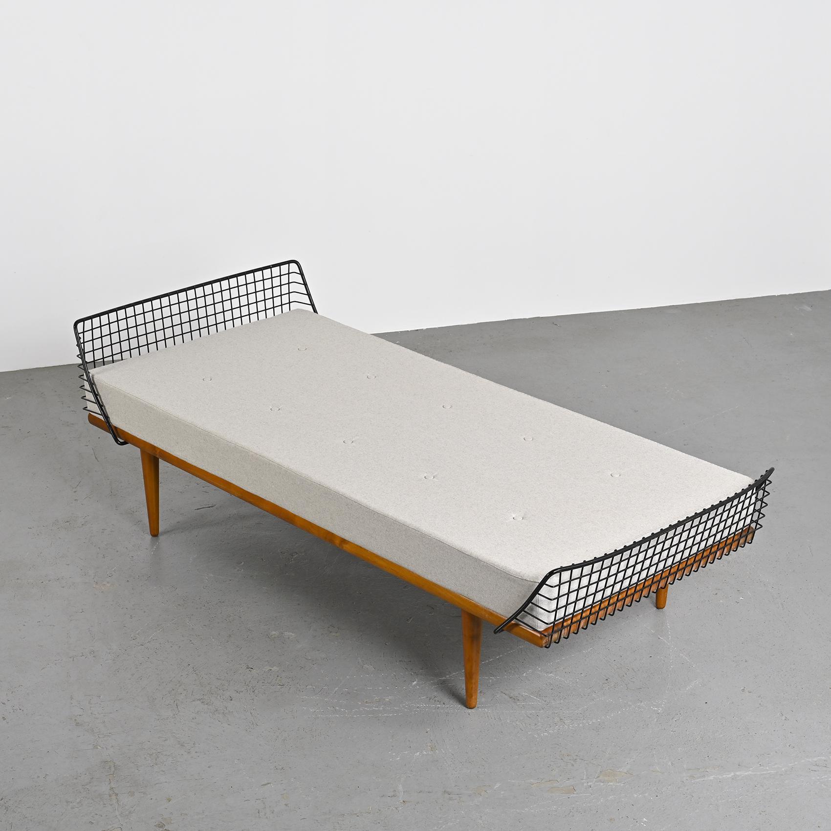  Teak Swedish Daybed by Triva Sweden, circa 1960  For Sale 2