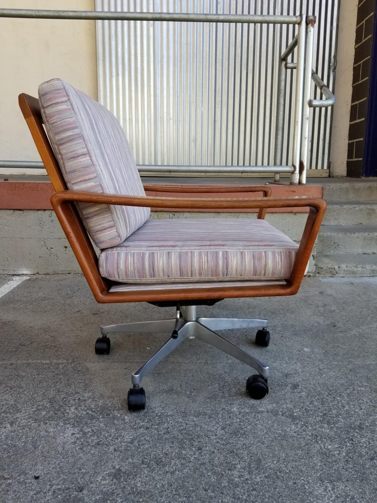 Teak Swivel Desk or Office Chair by Komfort In Good Condition For Sale In Fulton, CA