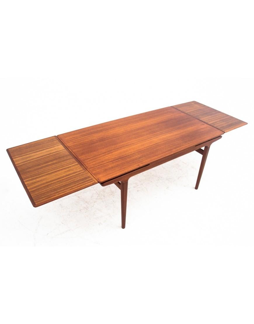 Teak table, Denmark, 1960s. After restoration. For Sale 4