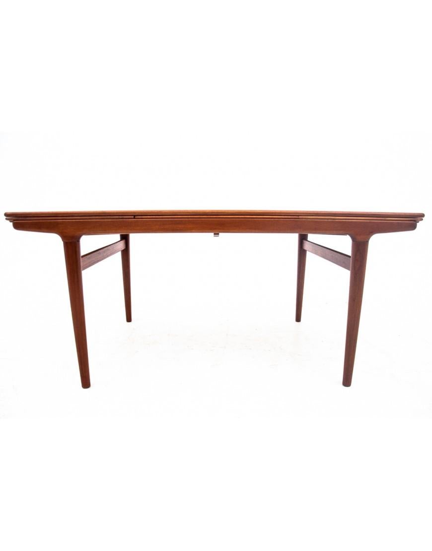 Mid-Century Modern Teak table, Denmark, 1960s. After restoration. For Sale