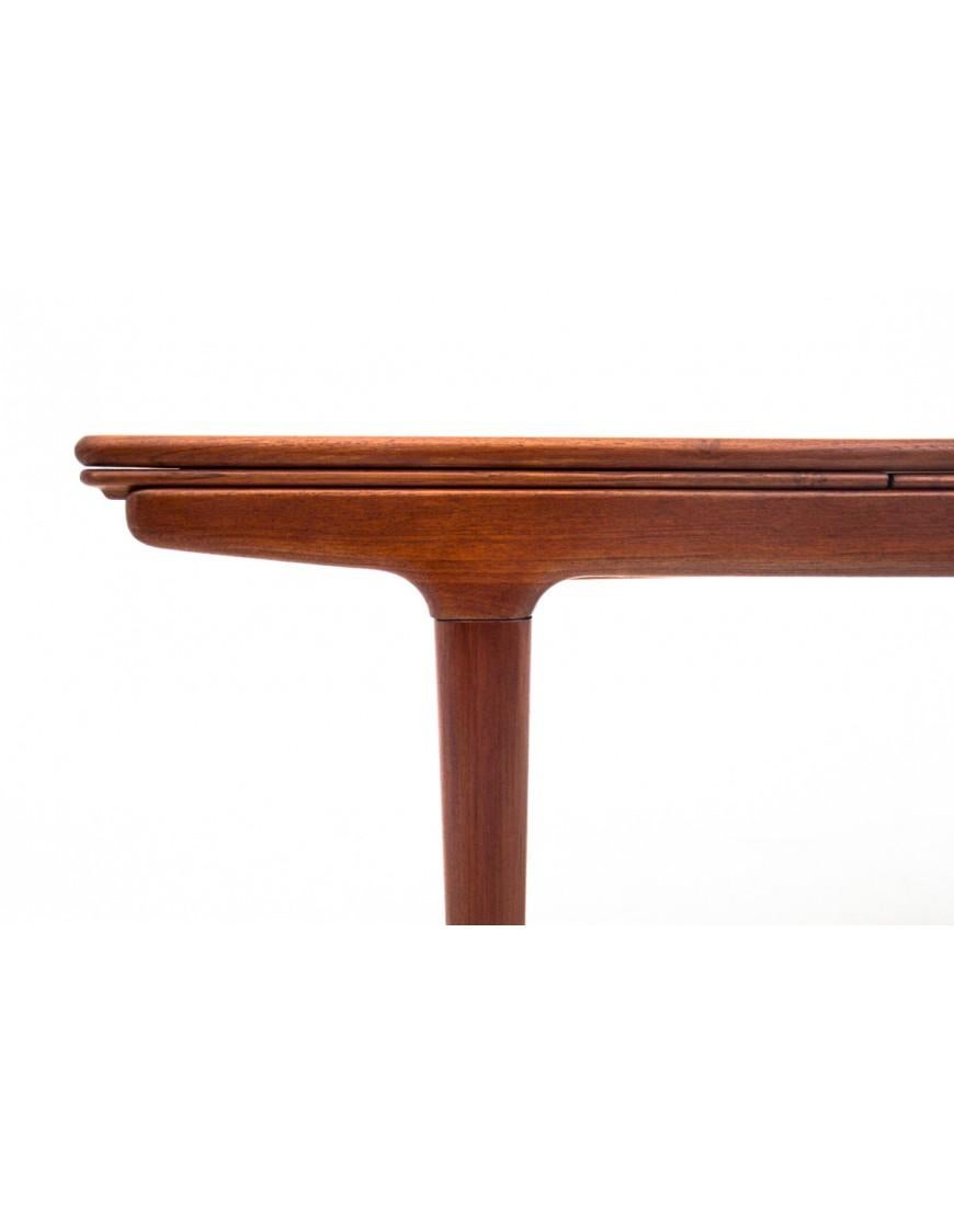 Mid-20th Century Teak table, Denmark, 1960s. After restoration. For Sale