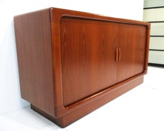 Teakholz-Credenza mit Tambor-Tür von Dyrlund im Stil von Johannes Andersen (A)