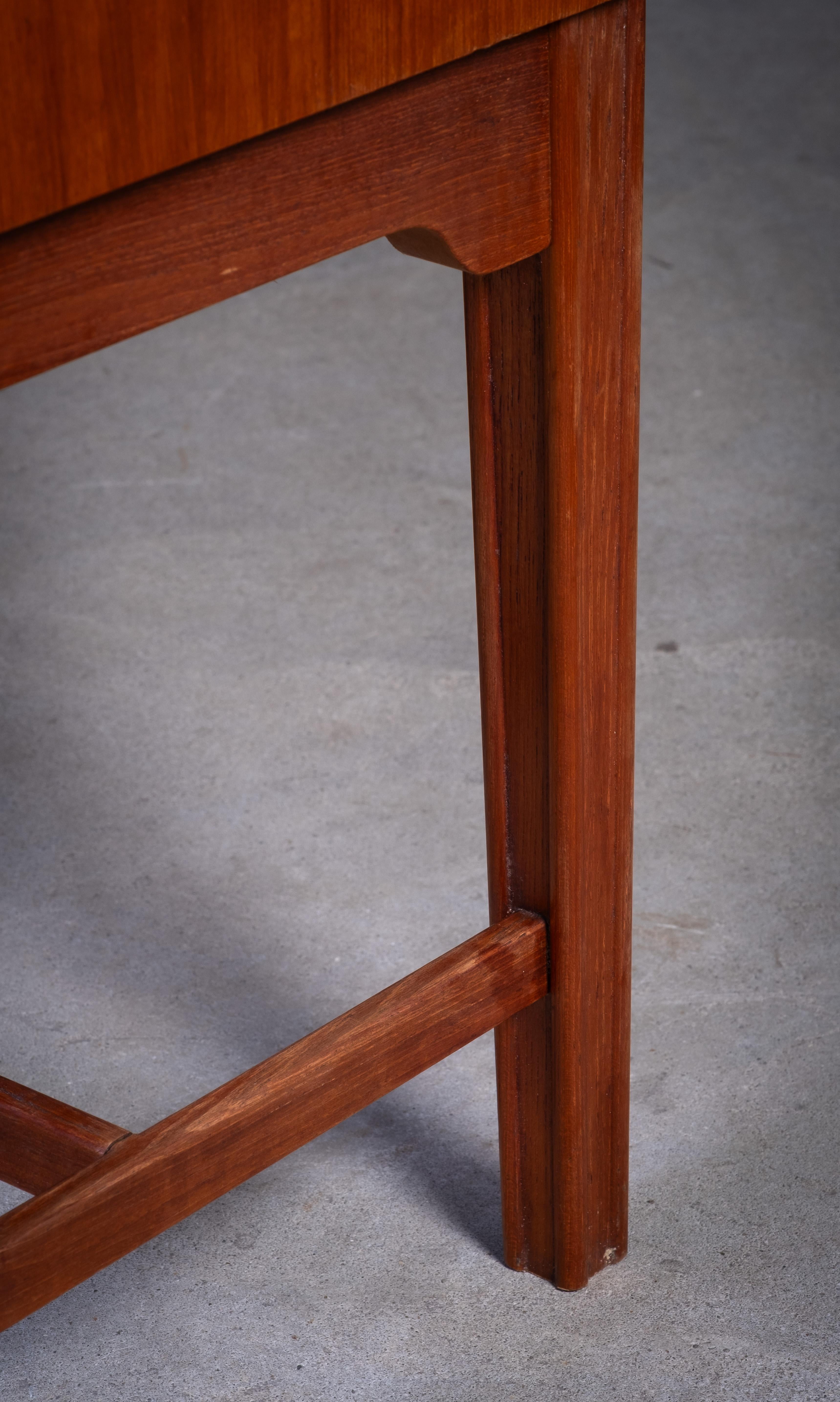 Tambourschrank aus Teakholz mit Messinggriff, dänisches Design, 1960er Jahre im Angebot 5