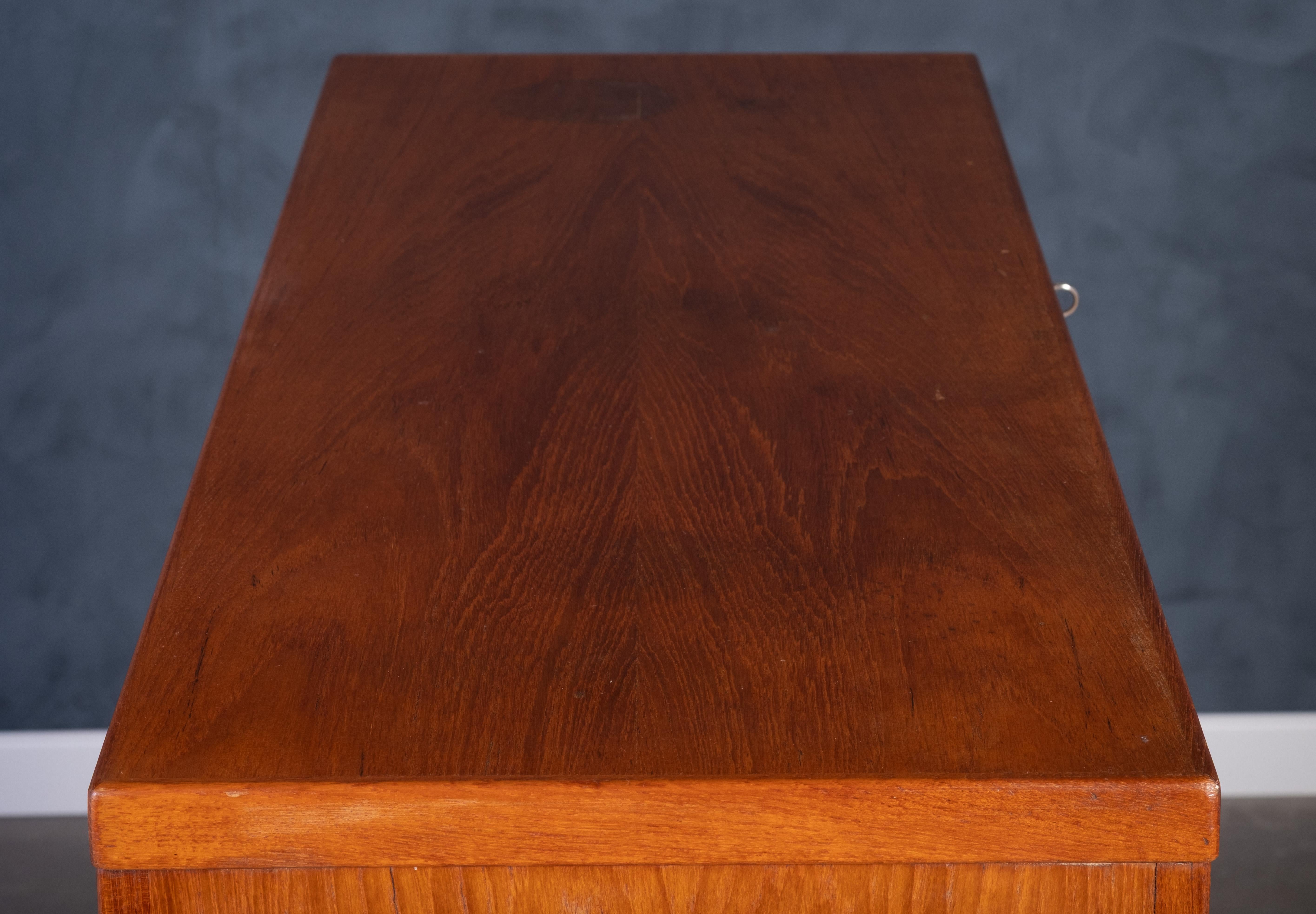 Tambourschrank aus Teakholz mit Messinggriff, dänisches Design, 1960er Jahre im Angebot 3