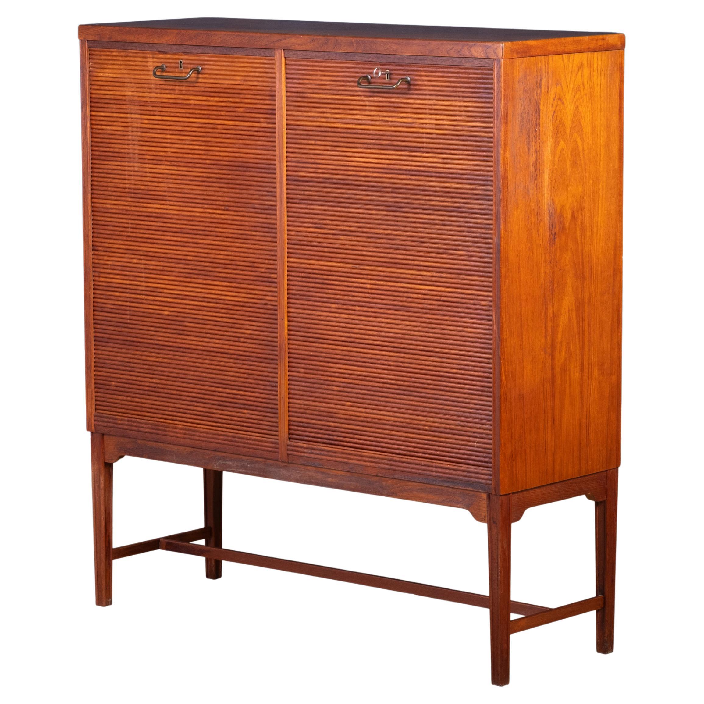Tambourschrank aus Teakholz mit Messinggriff, dänisches Design, 1960er Jahre