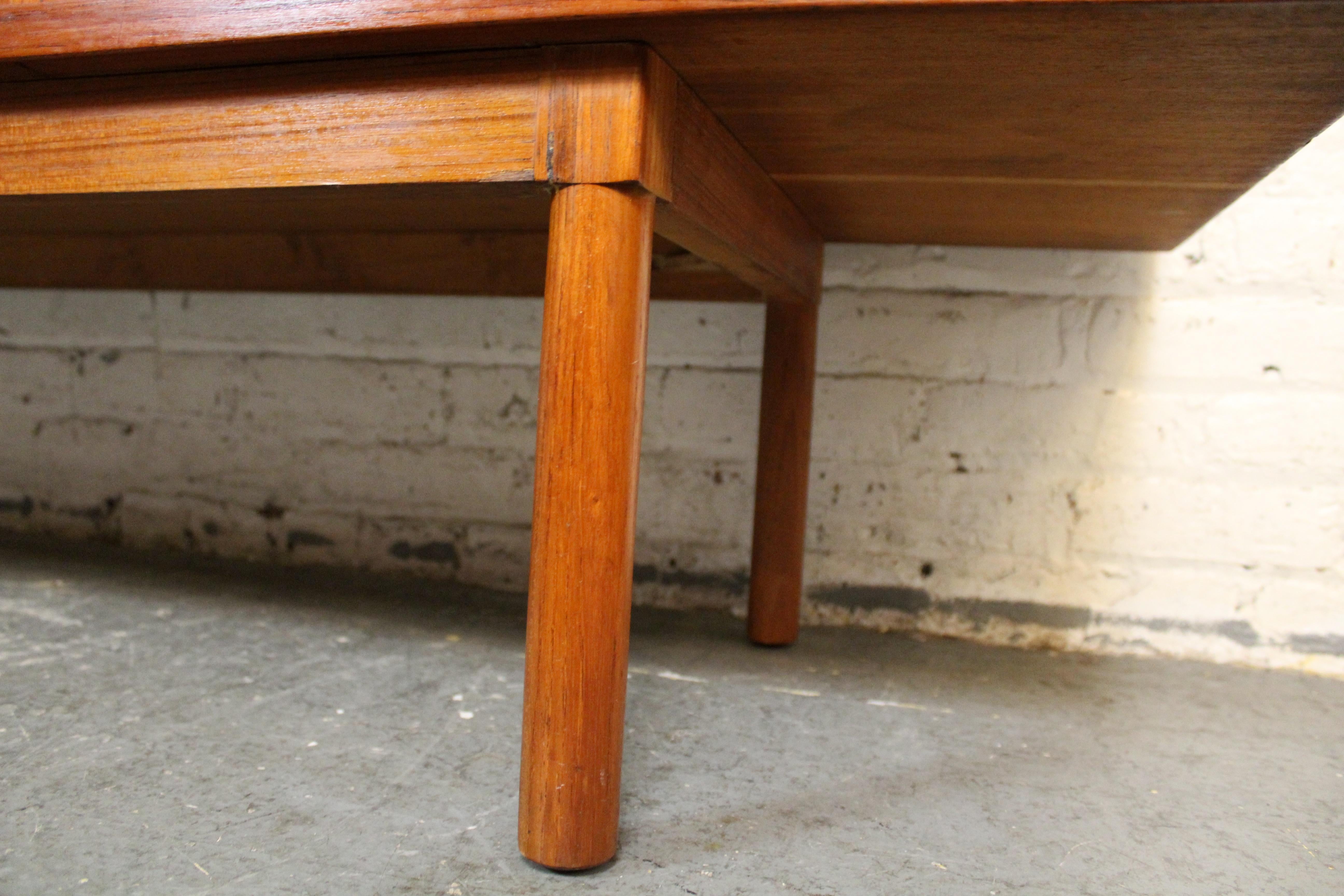 Credenza con porta a tamburo in teak di Jens Quistgard per Lovig Dansk in vendita 7