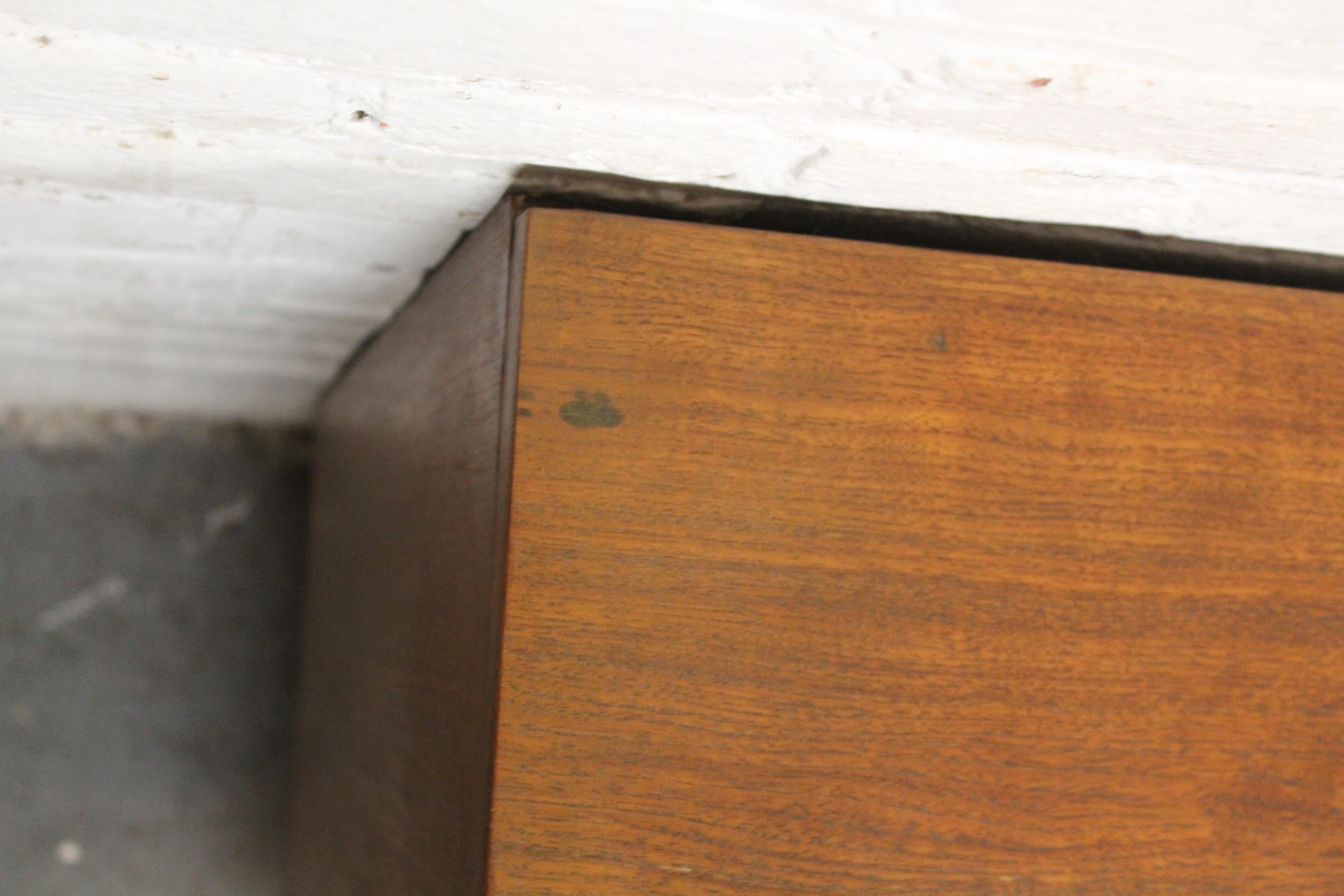 Credenza con anta a tamburo in teak di Austinsuite in vendita 2