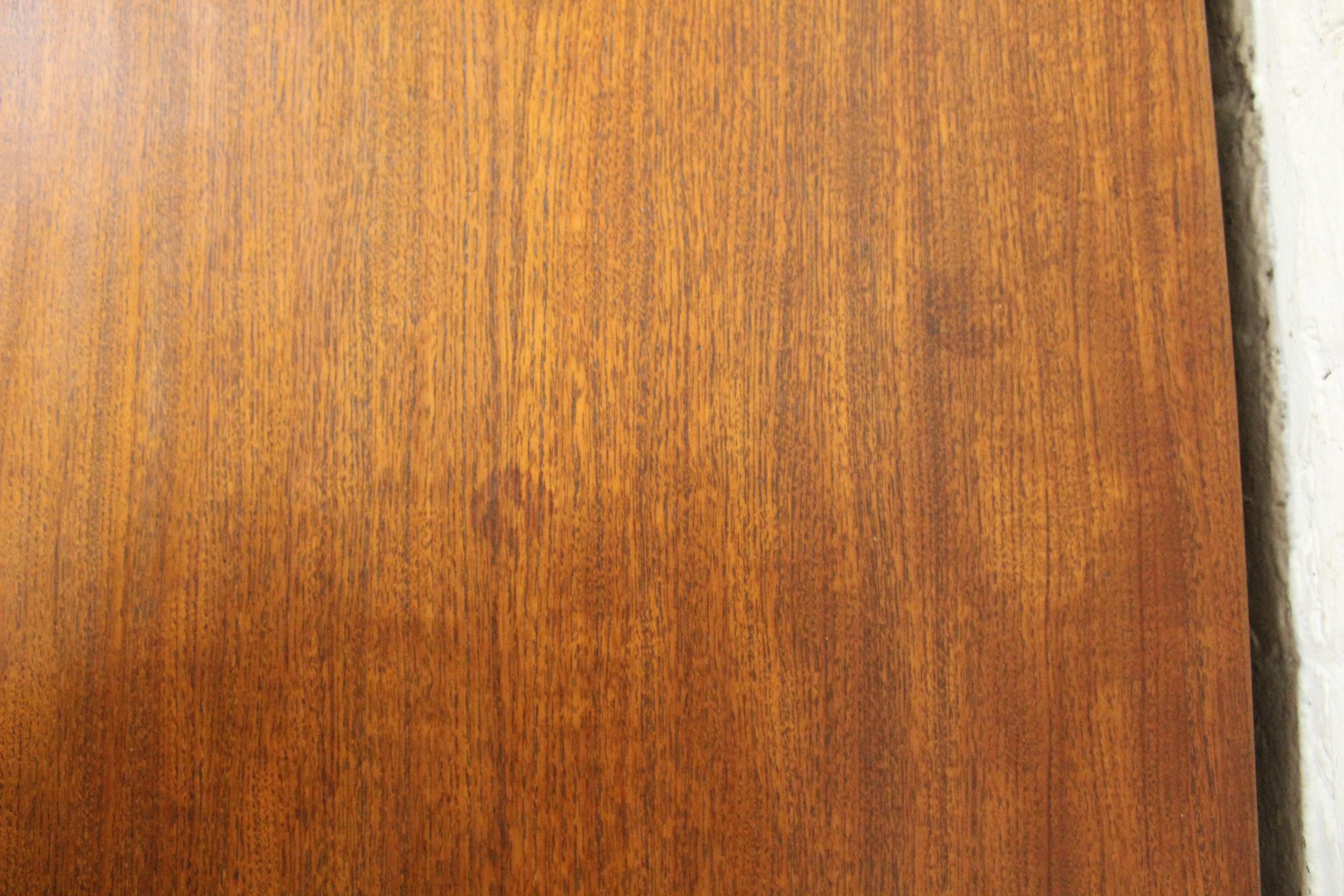 Credenza con anta a tamburo in teak di Austinsuite in vendita 3