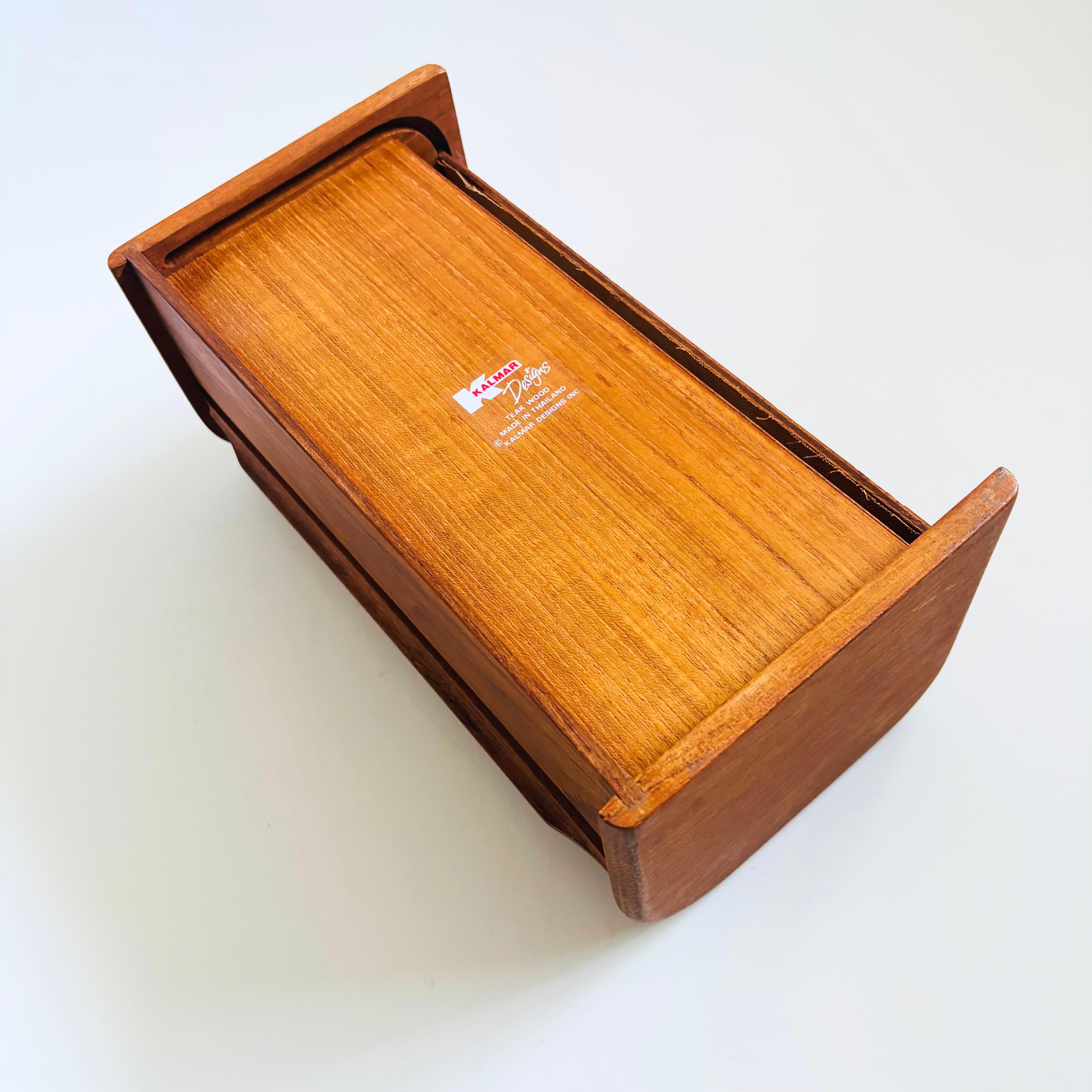 Cassetta portaoggetti con porta a tamburo in teak in vendita 2