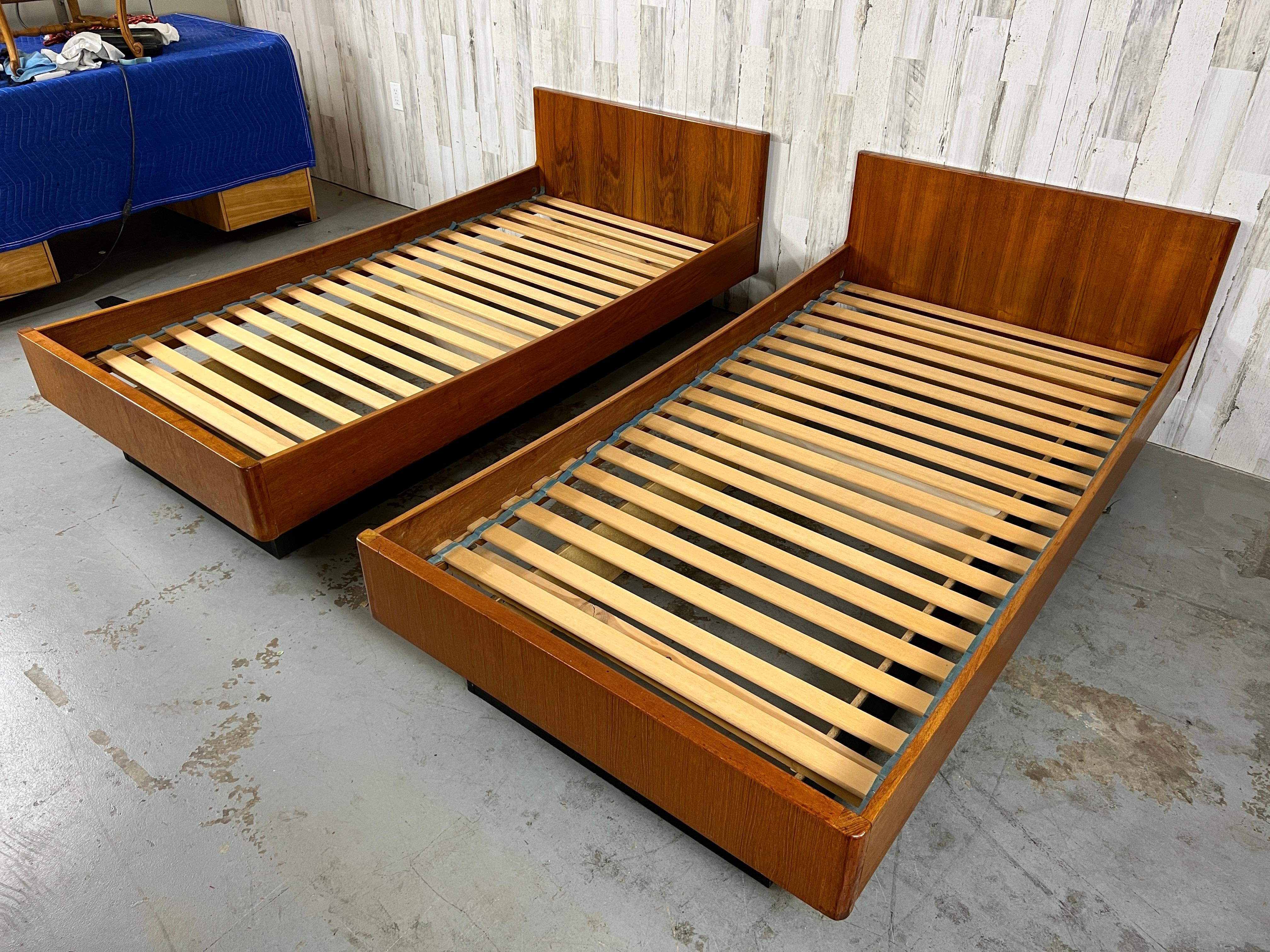 Teak Twin Platform Beds- A Pair  In Good Condition In Denton, TX