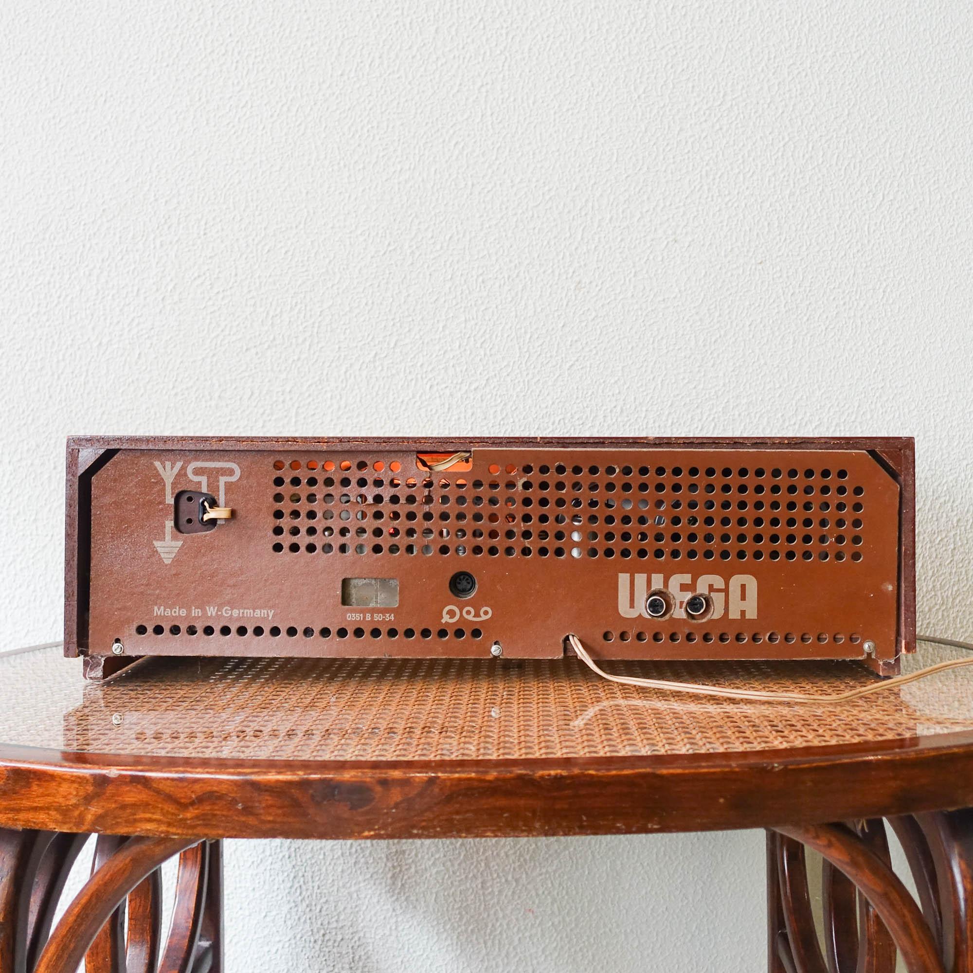 Radio aus Teakholz Typ 135 von Wega, 1960er Jahre (Mitte des 20. Jahrhunderts) im Angebot