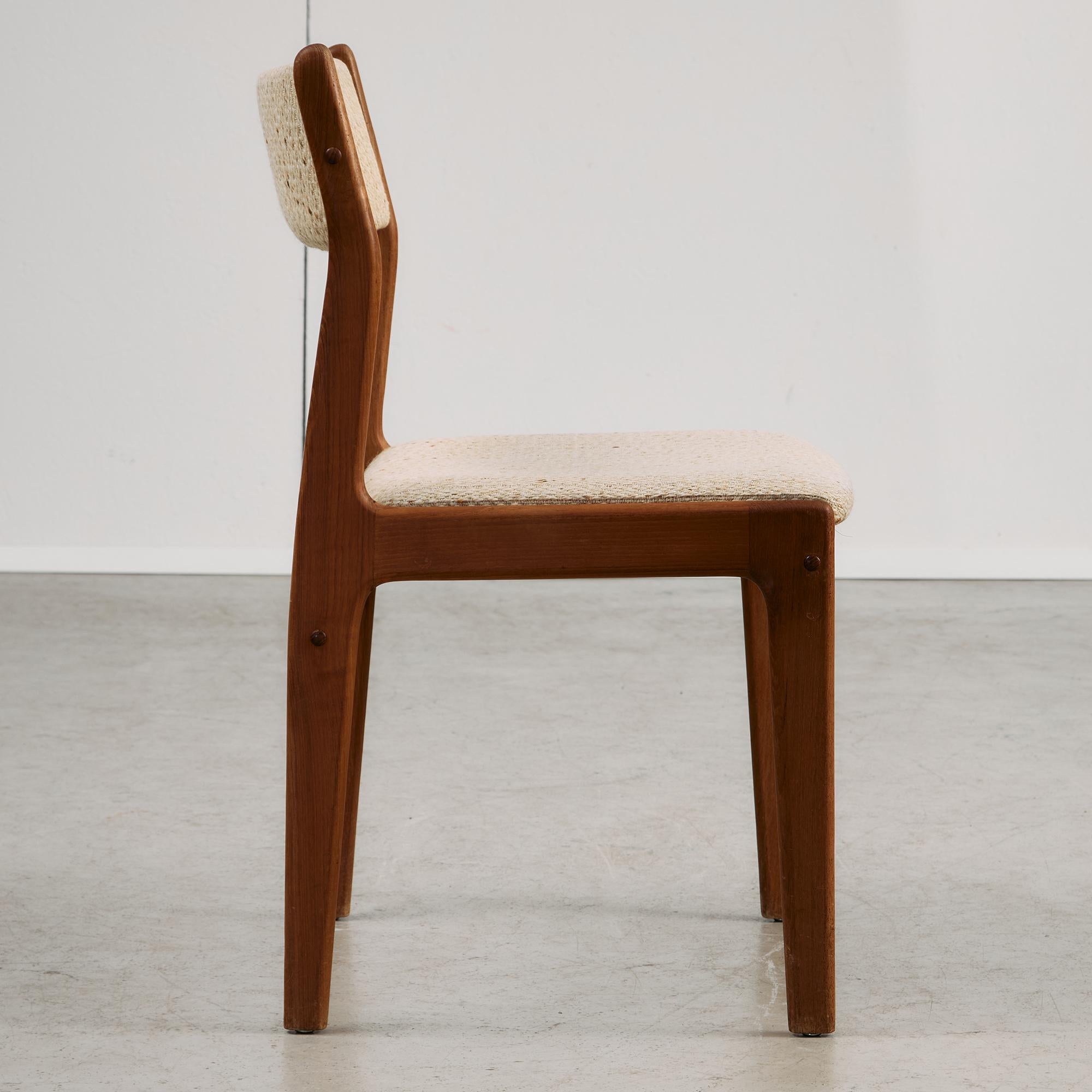 Sedia Uldum in teak di Johannes Andersen per Uldum Møbelfabrik, anni '60 In condizioni buone in vendita a Budapest, HU