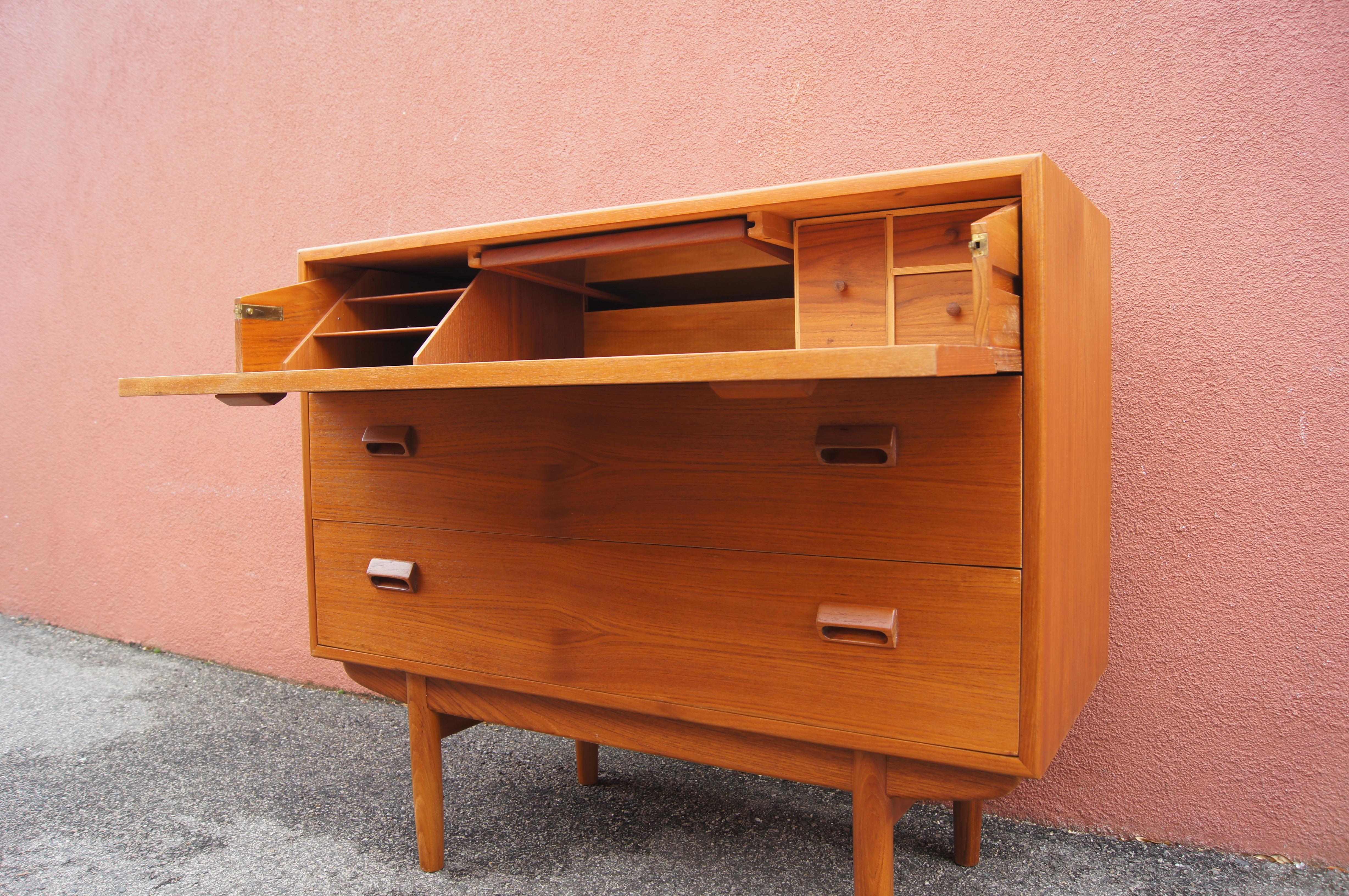 Teak Vanity Dresser by Borge Mogensen In Good Condition In Dorchester, MA