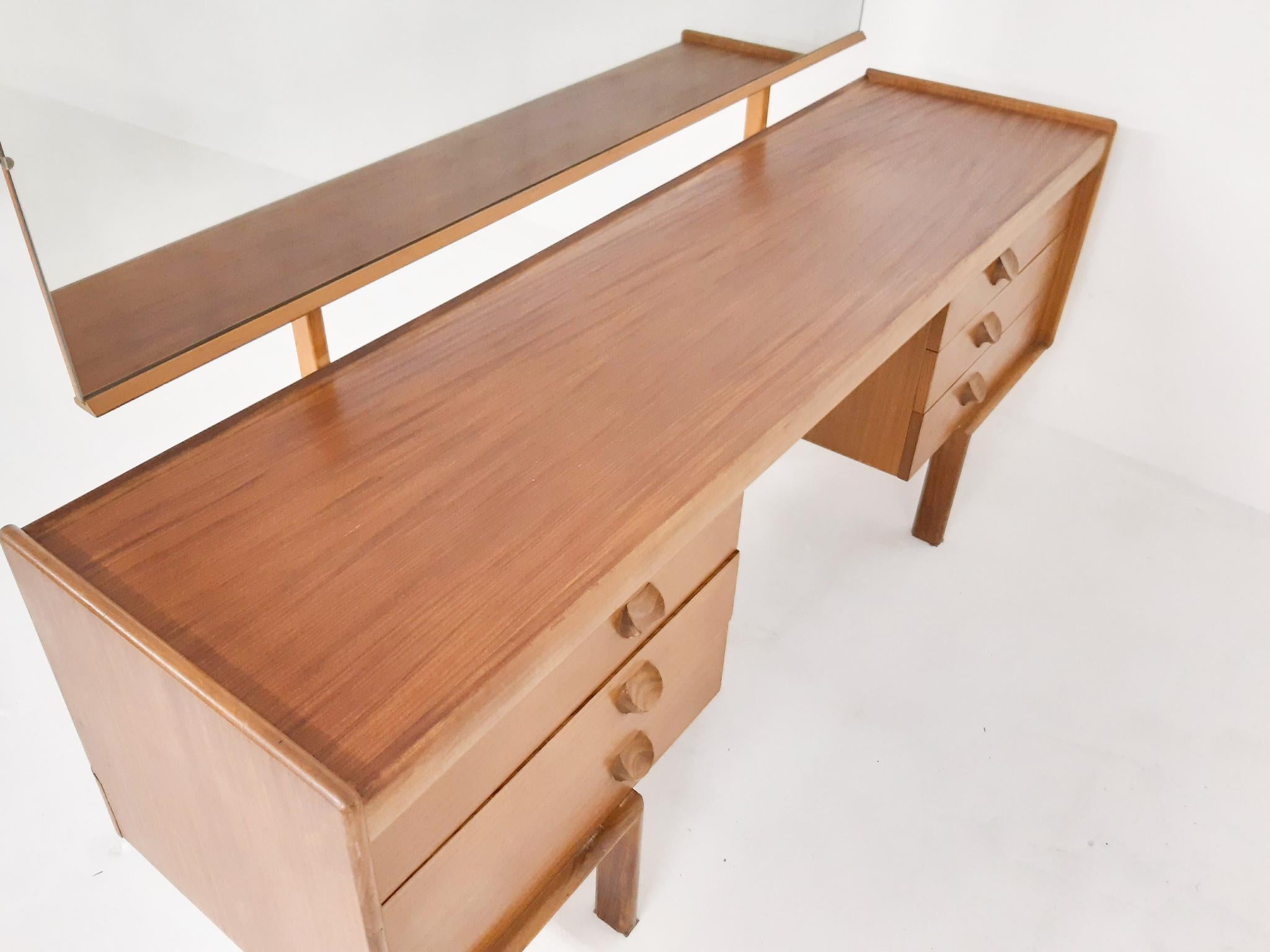 Teak Vanity or Dressing Table by White & Newton, UK, 1960s In Good Condition In Amsterdam, NL