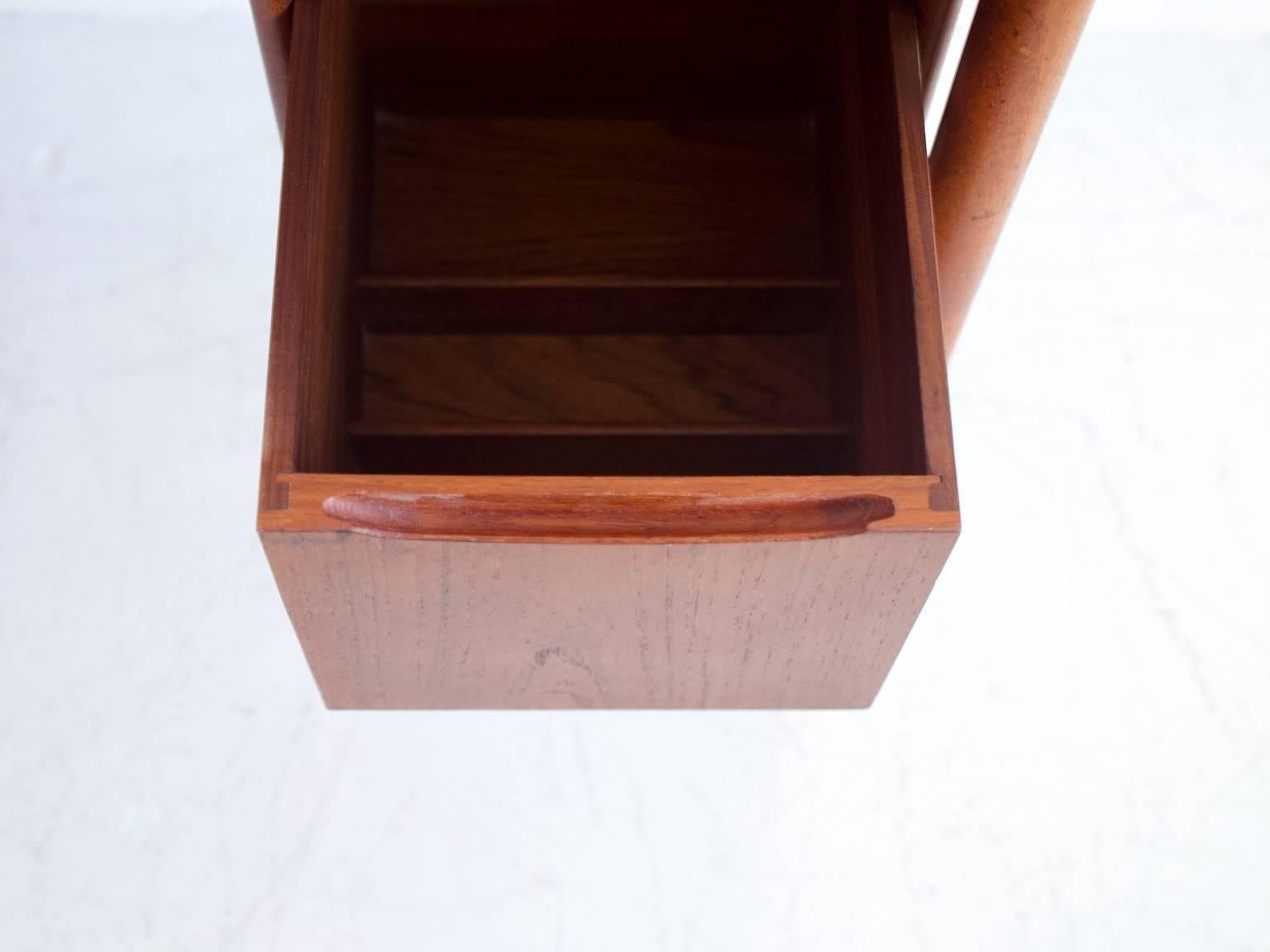 Teak Vanity Table with Mirror and Compartments 1