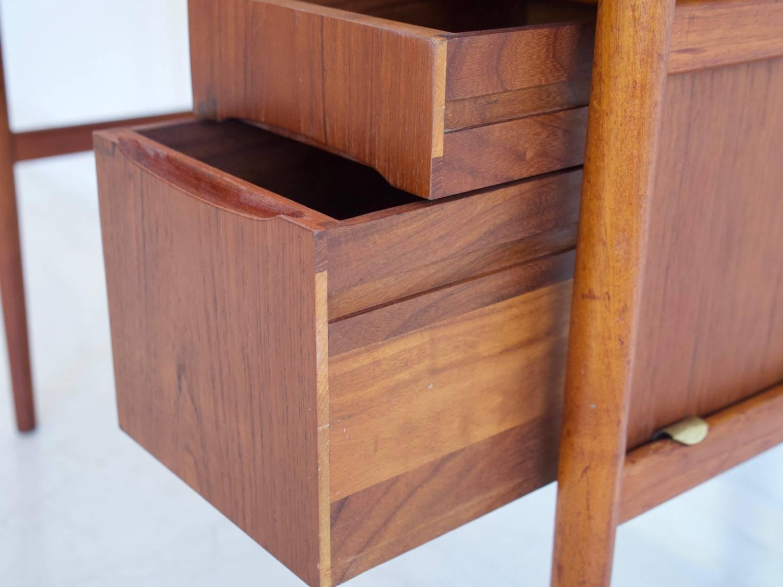 Teak Vanity Table with Mirror and Compartments 2