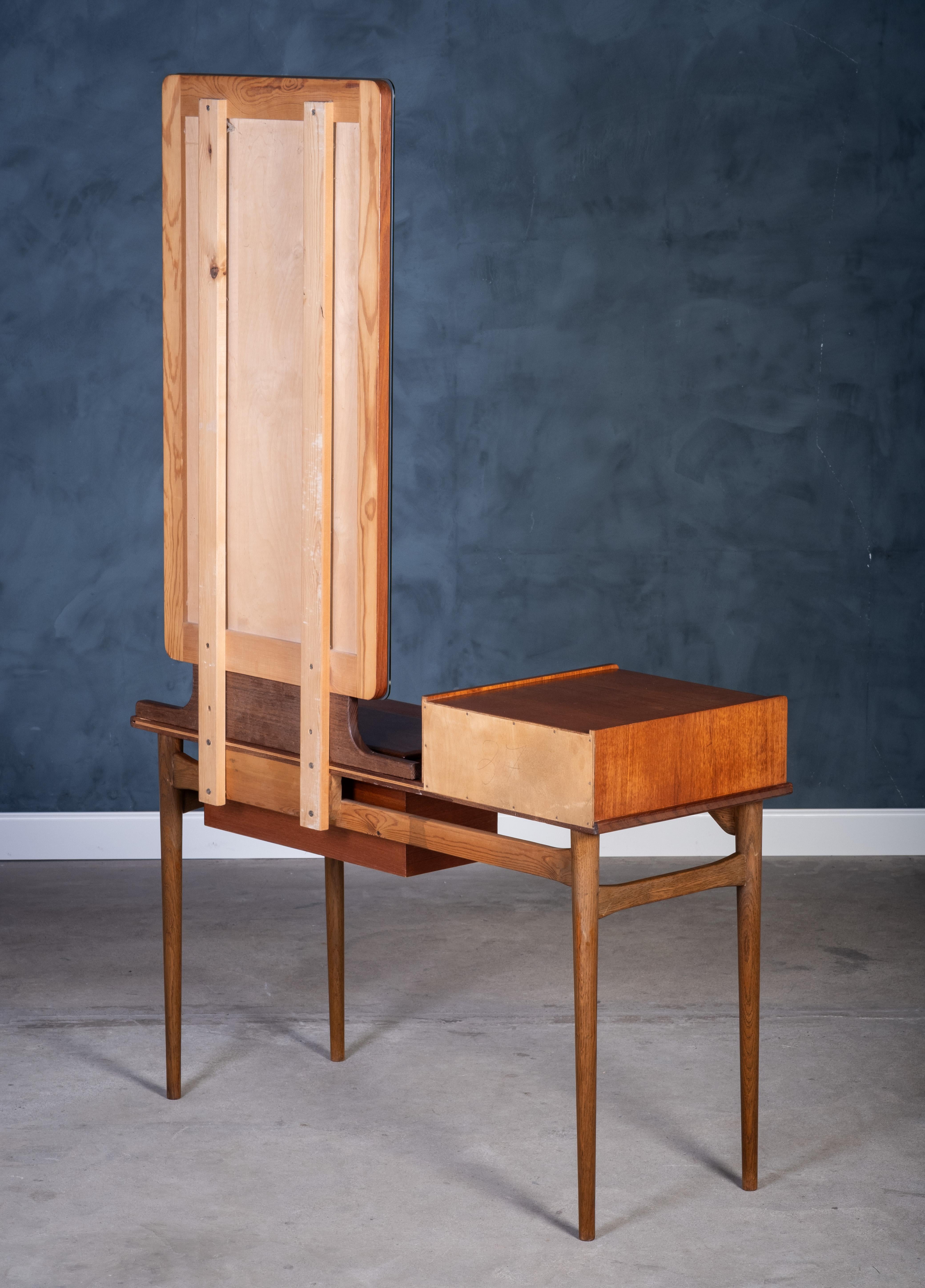 Table de toilette en teck avec miroir et rangement, Danemark, années 1960 en vente 1