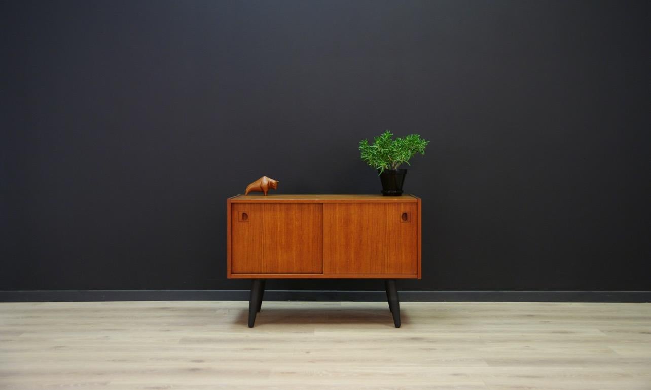 Phenomenal commode from the 1960s-1970s, Minimalist form - Scandinavian design. Surface covered with teak veneer. Preserved in good condition (small bruises and scratches) - directly for use.

Dimensions: height 60 cm, width 89 cm, depth 50 cm.