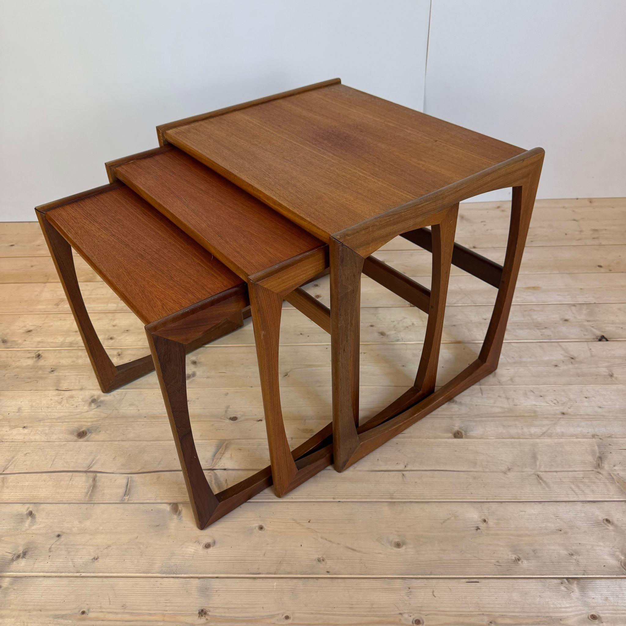Vintage-Tische aus Teakholz, UK 1960 im Angebot 1