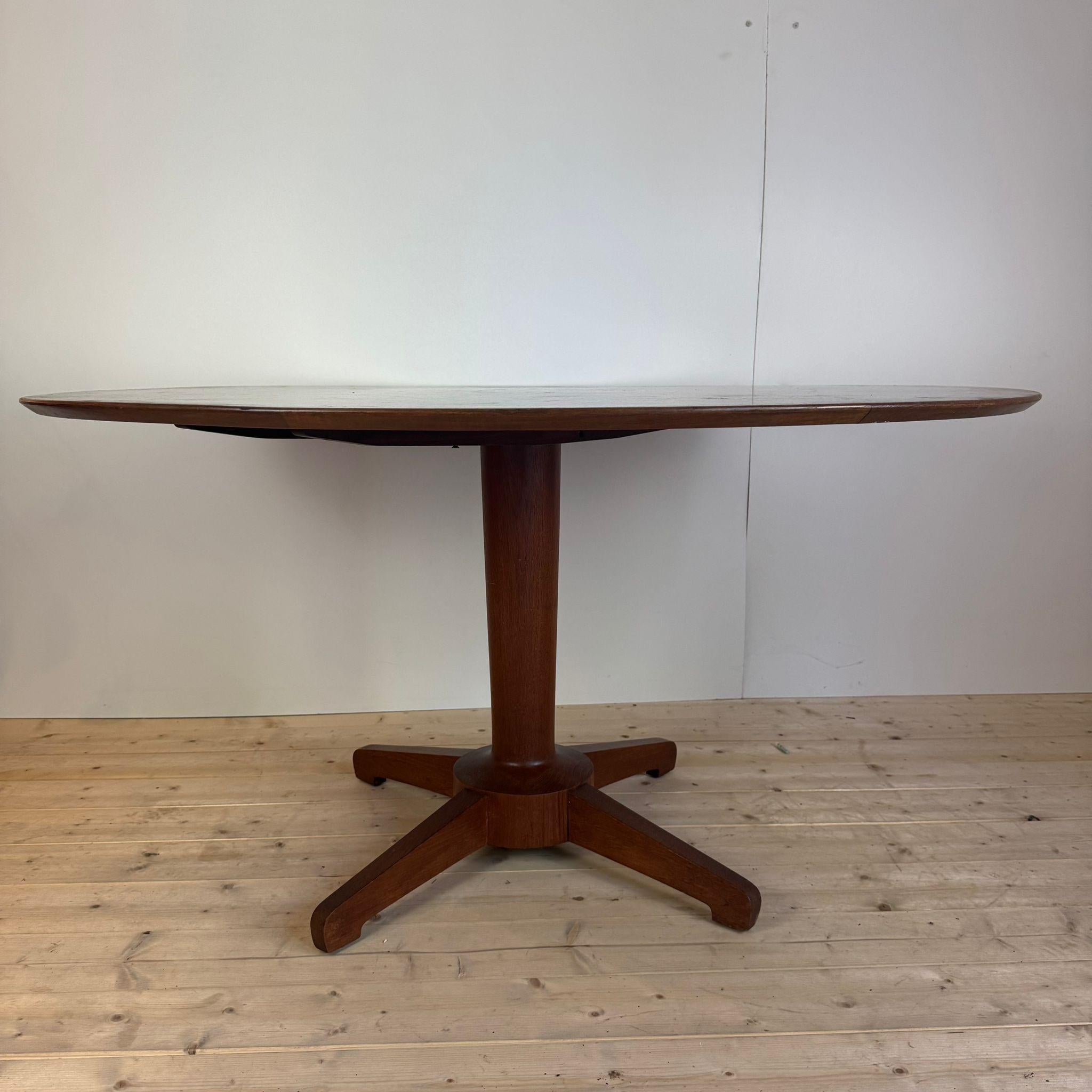 Runder Teakholz-Esstisch, Dänemark 1960 (Danish) im Angebot