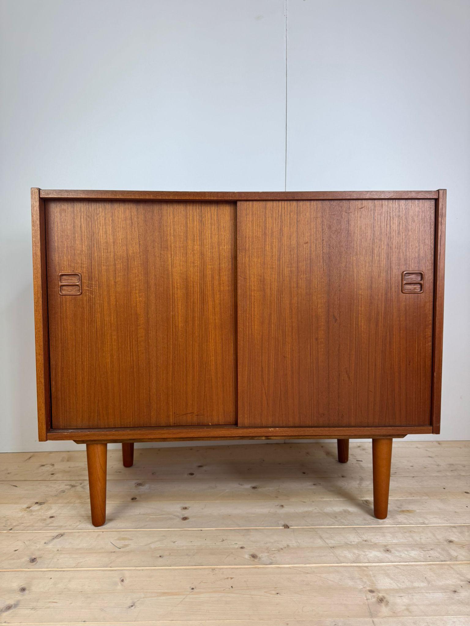Teak vintage sideboard, Denmark 1960 In Good Condition For Sale In Torino, IT