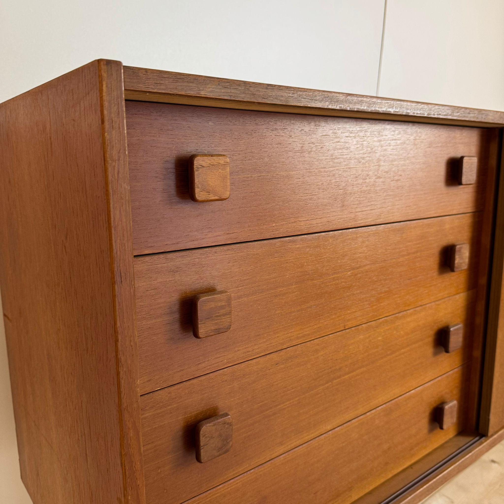 Teak Vintage sideboard from Denmark '60 In Good Condition For Sale In Torino, IT