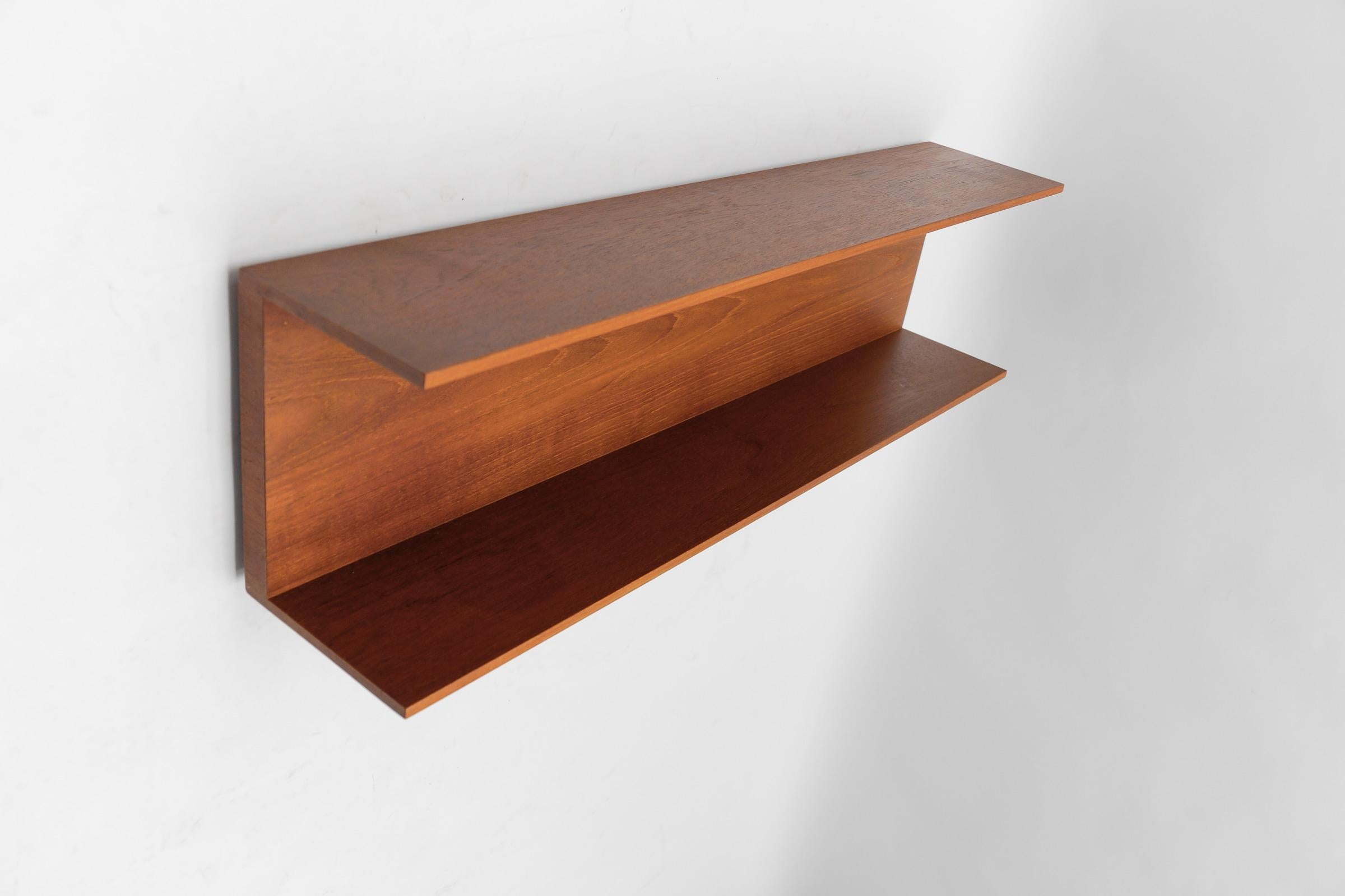 Teak Wall Shelf by Walter Wirtz for Wilhelm Renz, Germany, 1960s In Excellent Condition For Sale In Nürnberg, Bayern
