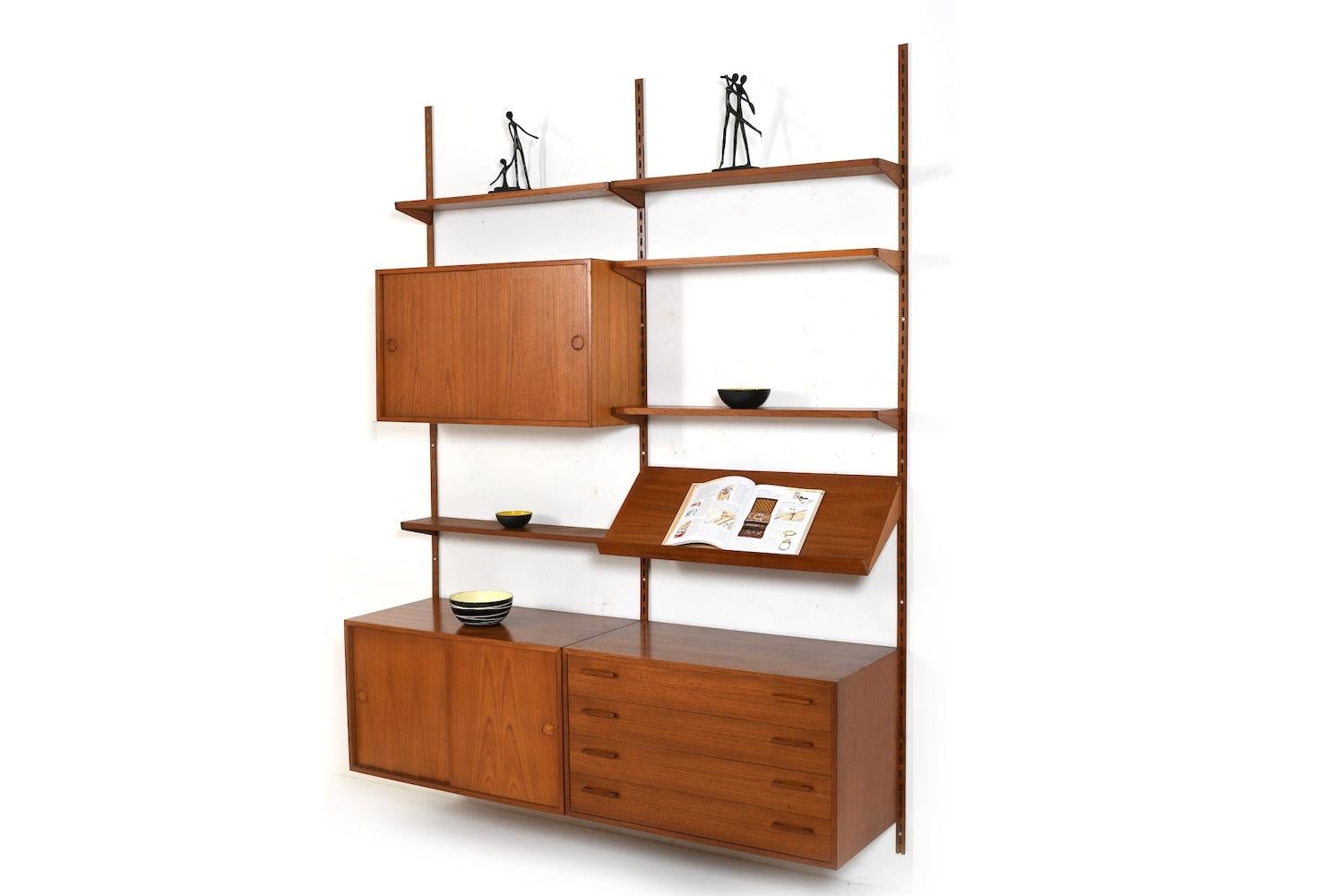 Teakholz-Wandsystem von Kai Kristiansen für FM 1960er Jahre (Skandinavische Moderne) im Angebot
