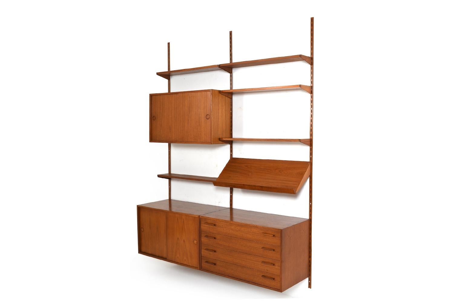 Teakholz-Wandsystem von Kai Kristiansen für FM 1960er Jahre (20. Jahrhundert) im Angebot