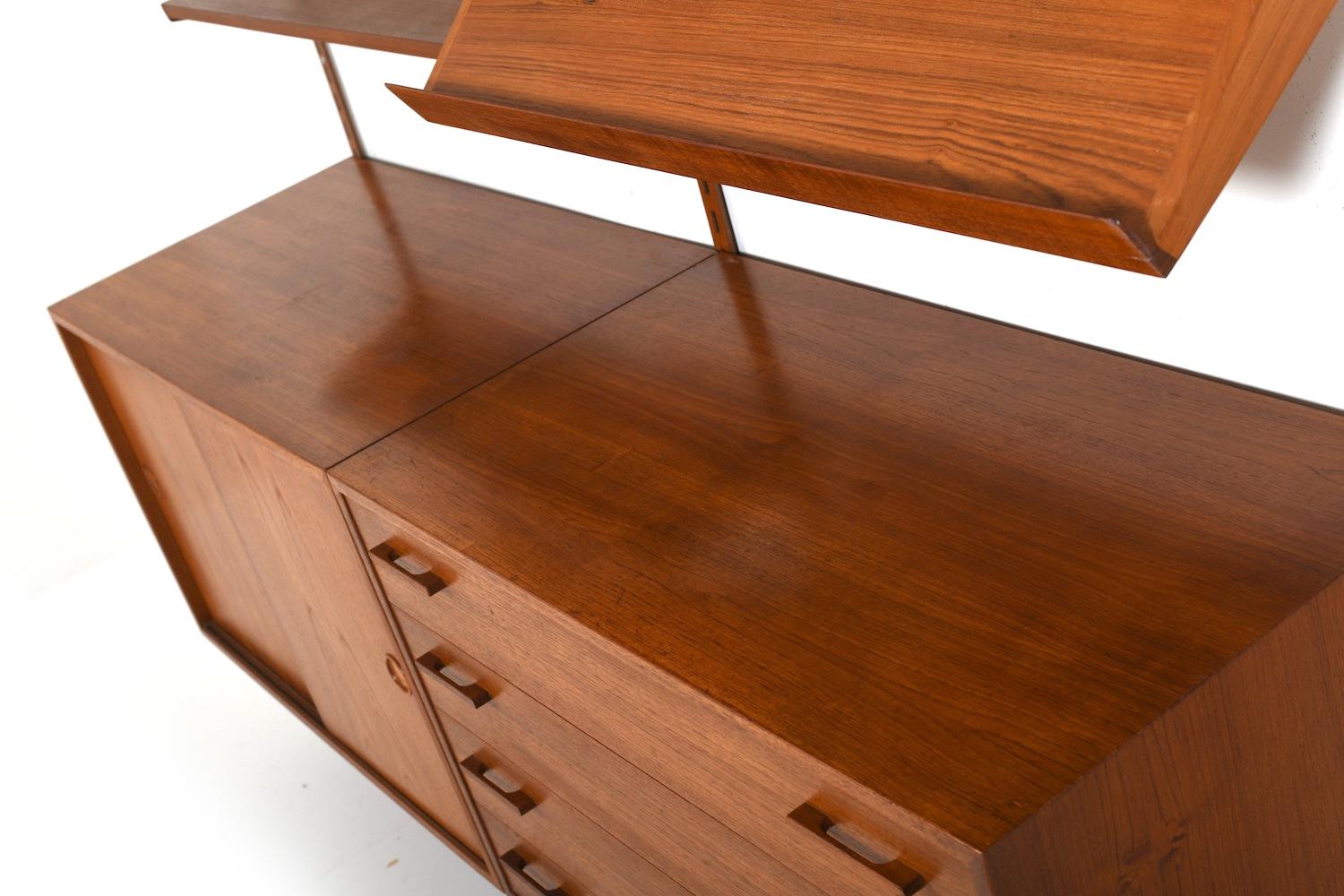 Teakholz-Wandsystem von Kai Kristiansen für FM 1960er Jahre im Angebot 2